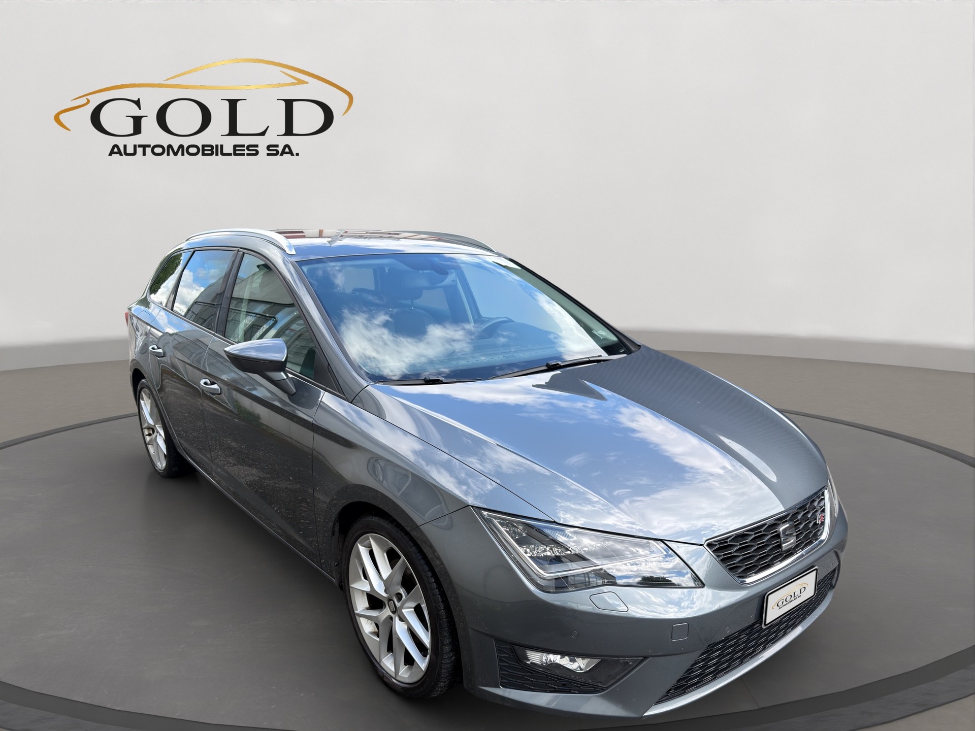 SEAT Leon ST 1.4 TSI FR Viva-image-9