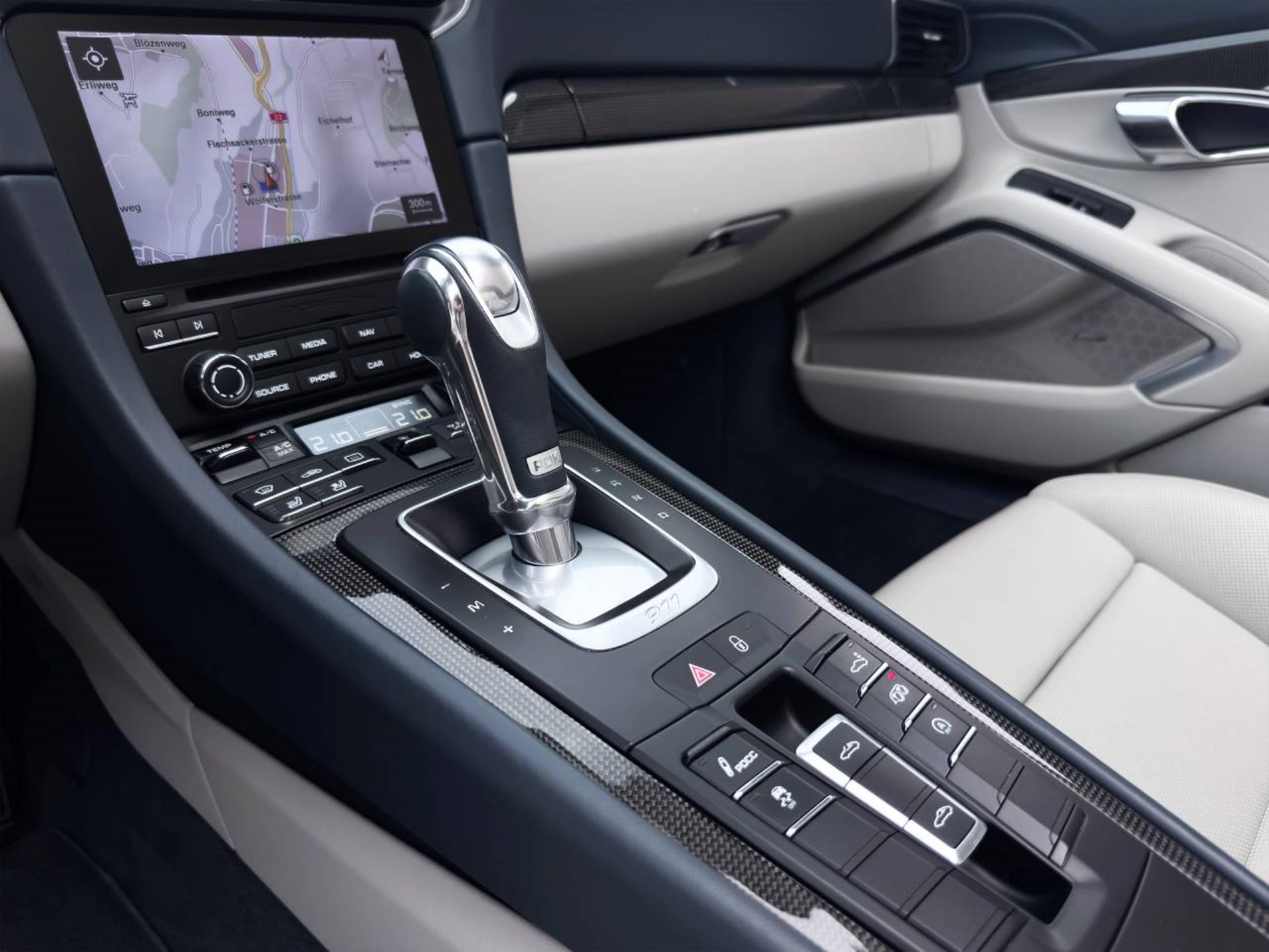 PORSCHE 911 Targa 4S-image-19