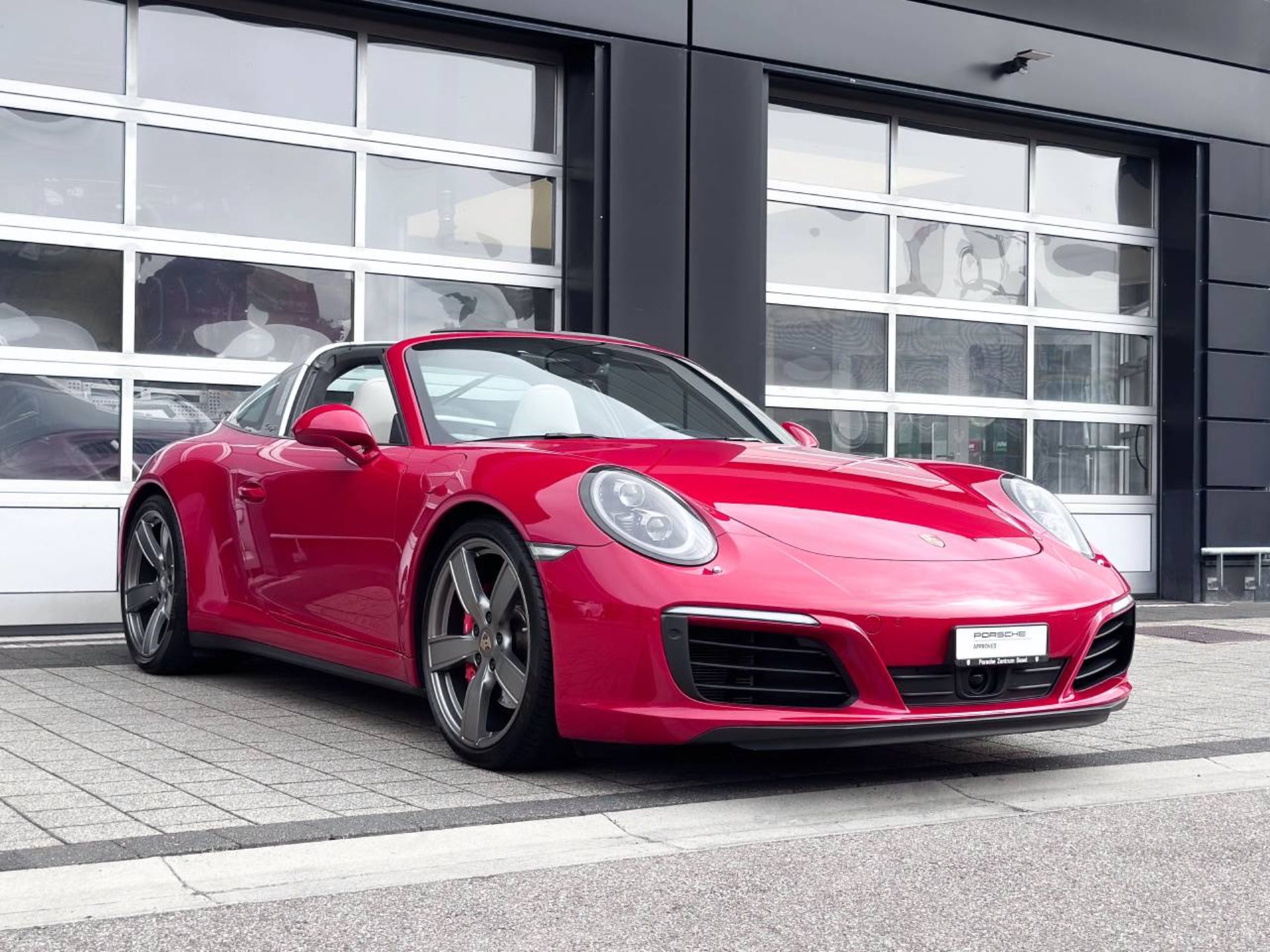 PORSCHE 911 Targa 4S-image-11