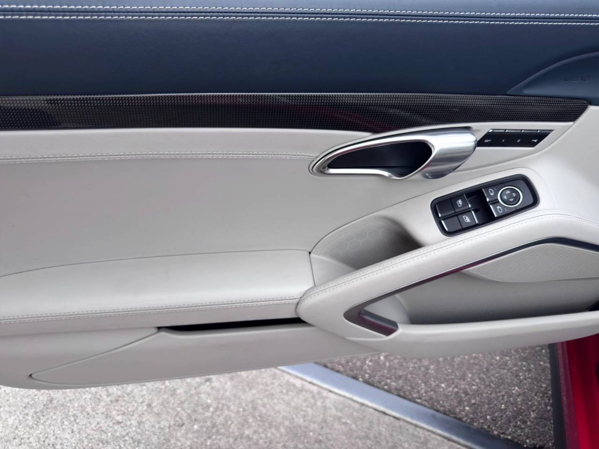 PORSCHE 911 Targa 4S-image-24