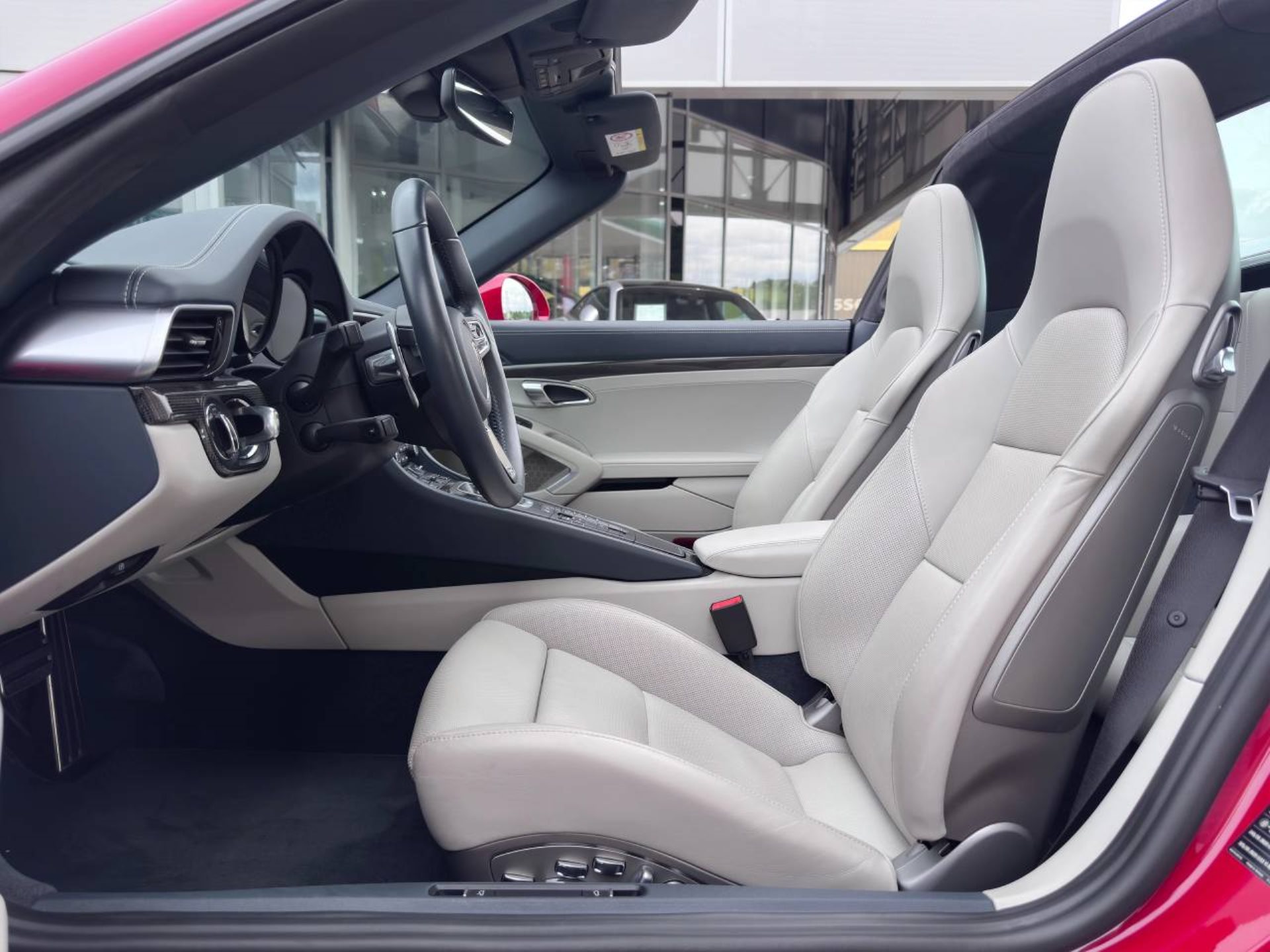 PORSCHE 911 Targa 4S-showroom-element-3