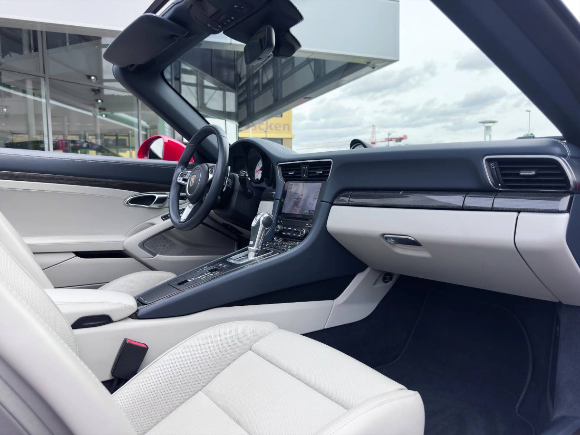 PORSCHE 911 Targa 4S-image-23