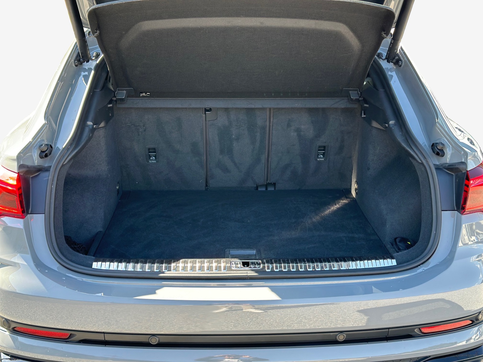 AUDI RS Q3 Sportback quattro S tronic-image-13