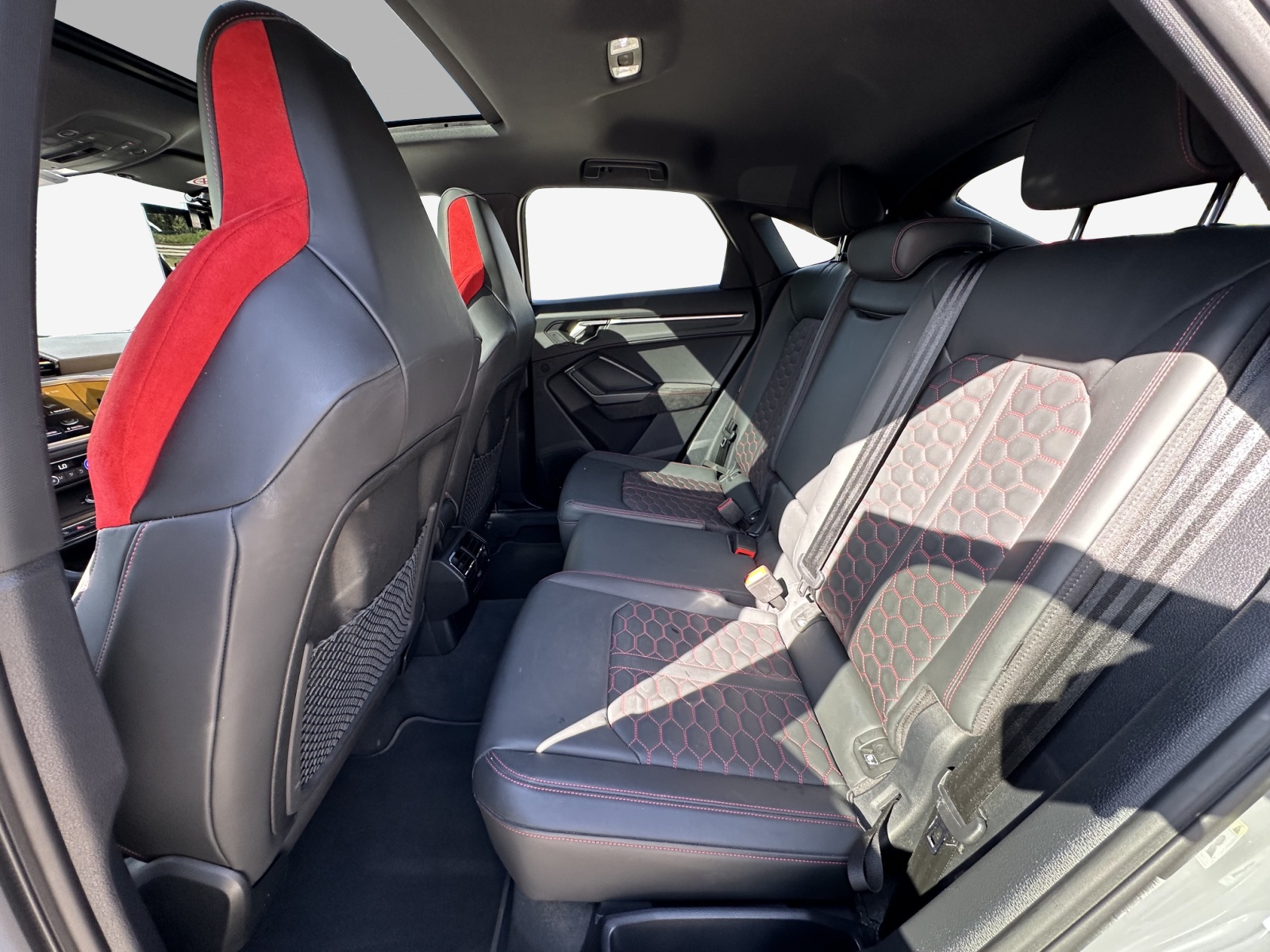 AUDI RS Q3 Sportback quattro S tronic-image-8