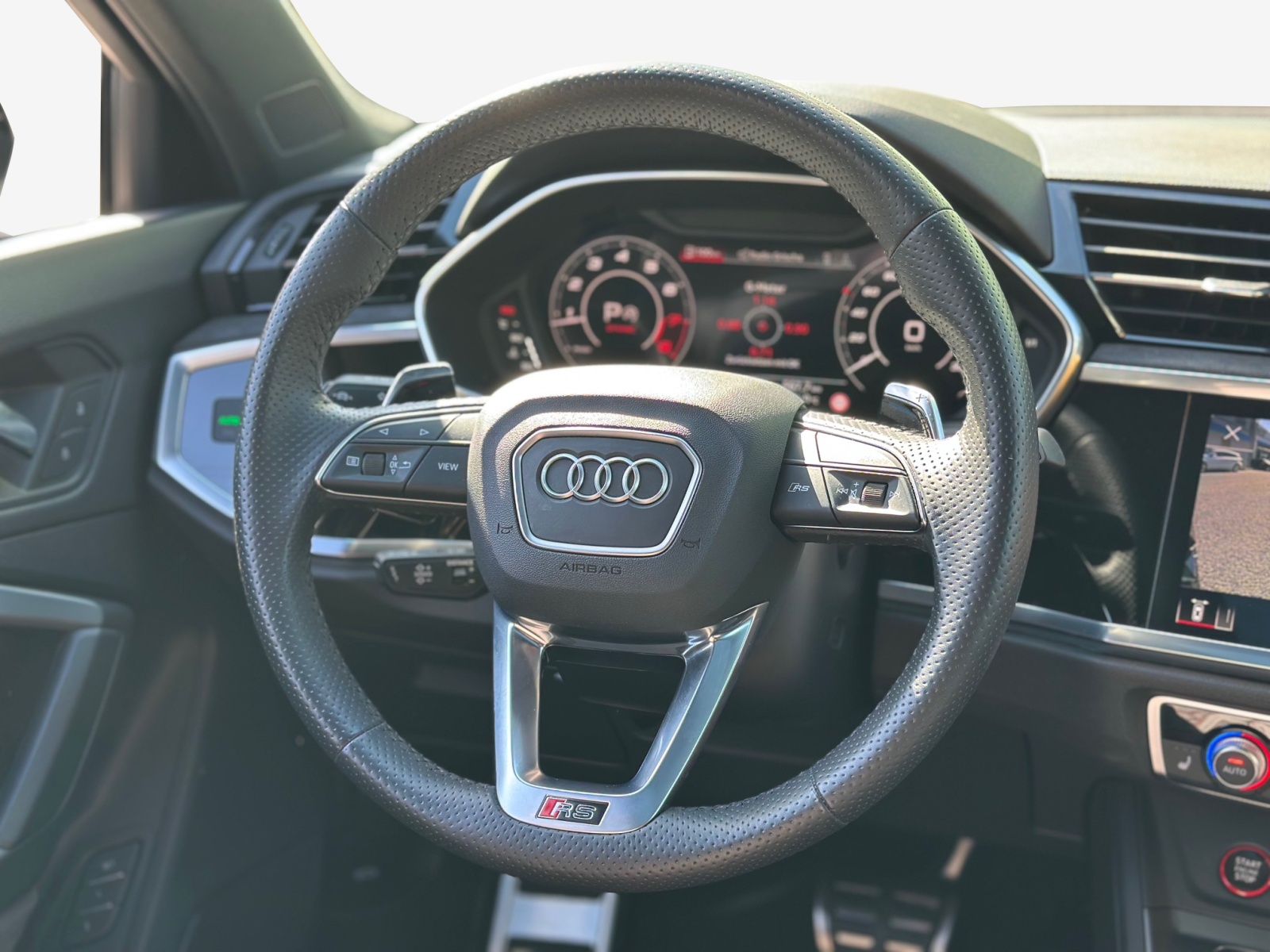 AUDI RS Q3 Sportback quattro S tronic-image-11