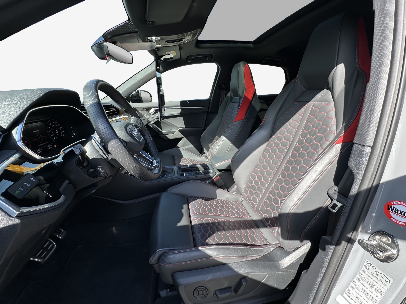 AUDI RS Q3 Sportback quattro S tronic-image-9