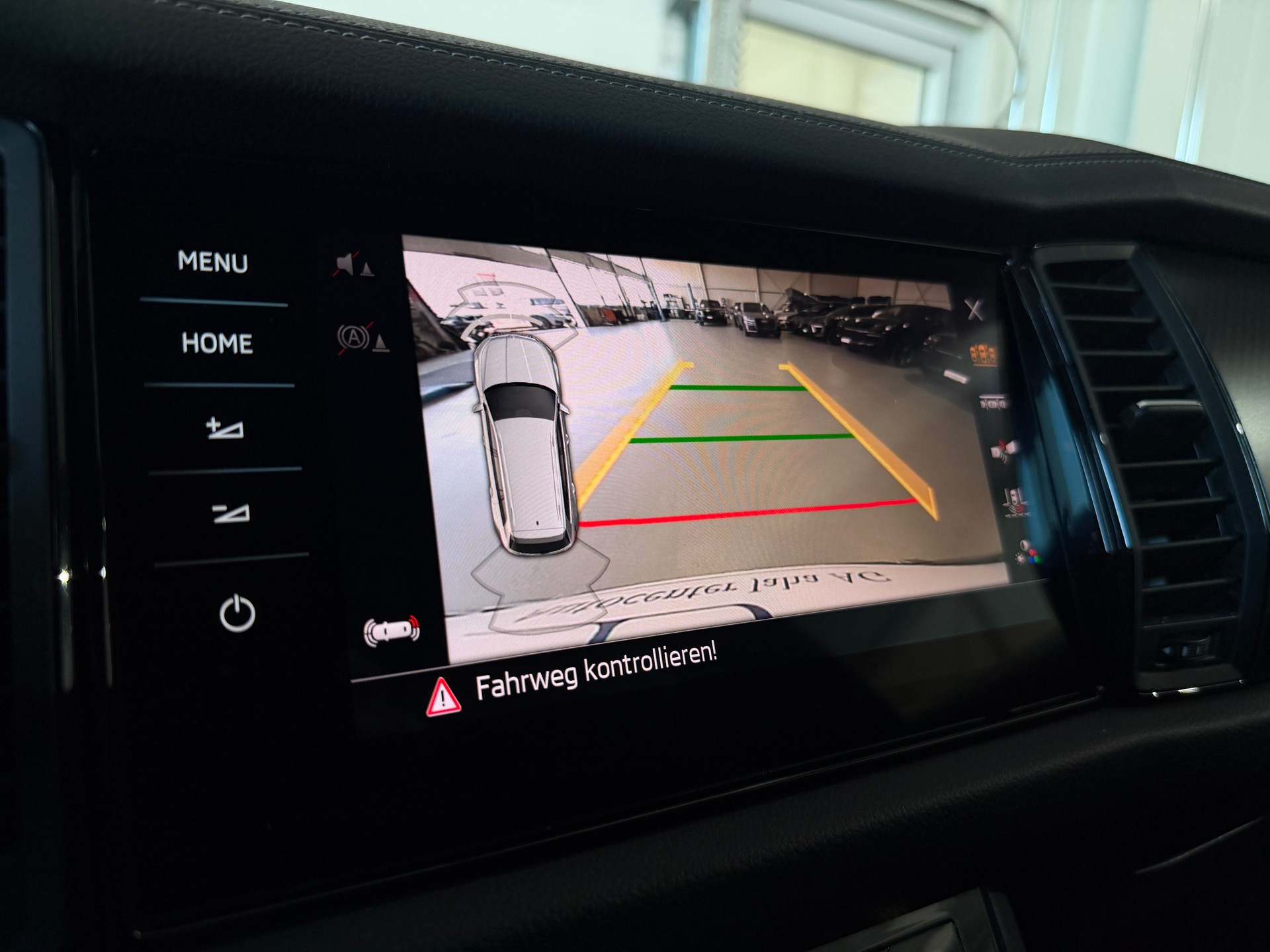 SKODA Kodiaq 2.0 TSI 4x4 SportLine (CH) Facelift!-image-9