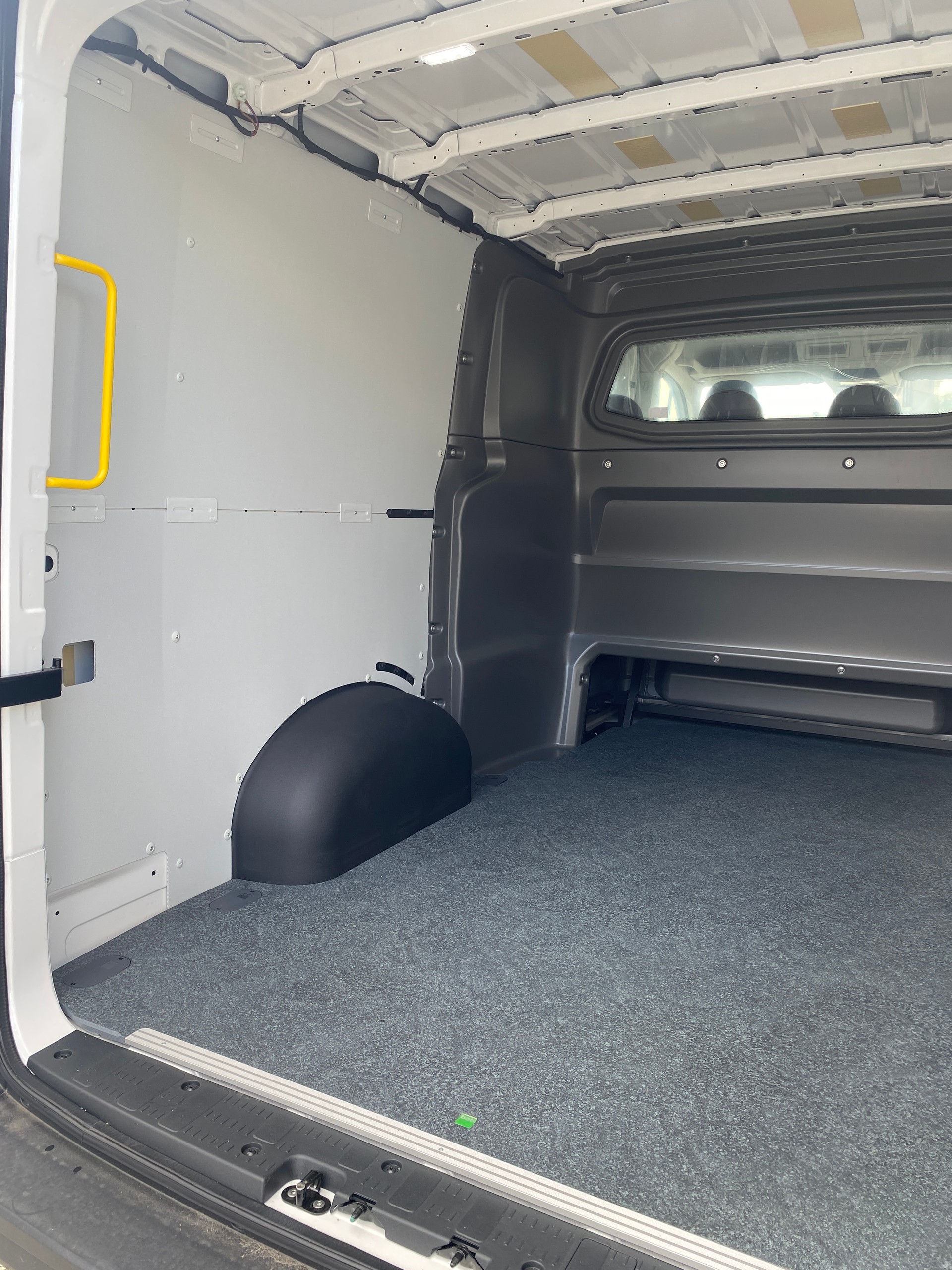 MAN TGE 3.180 4x4 L3 H2 7 places (Snoeks)-image-9