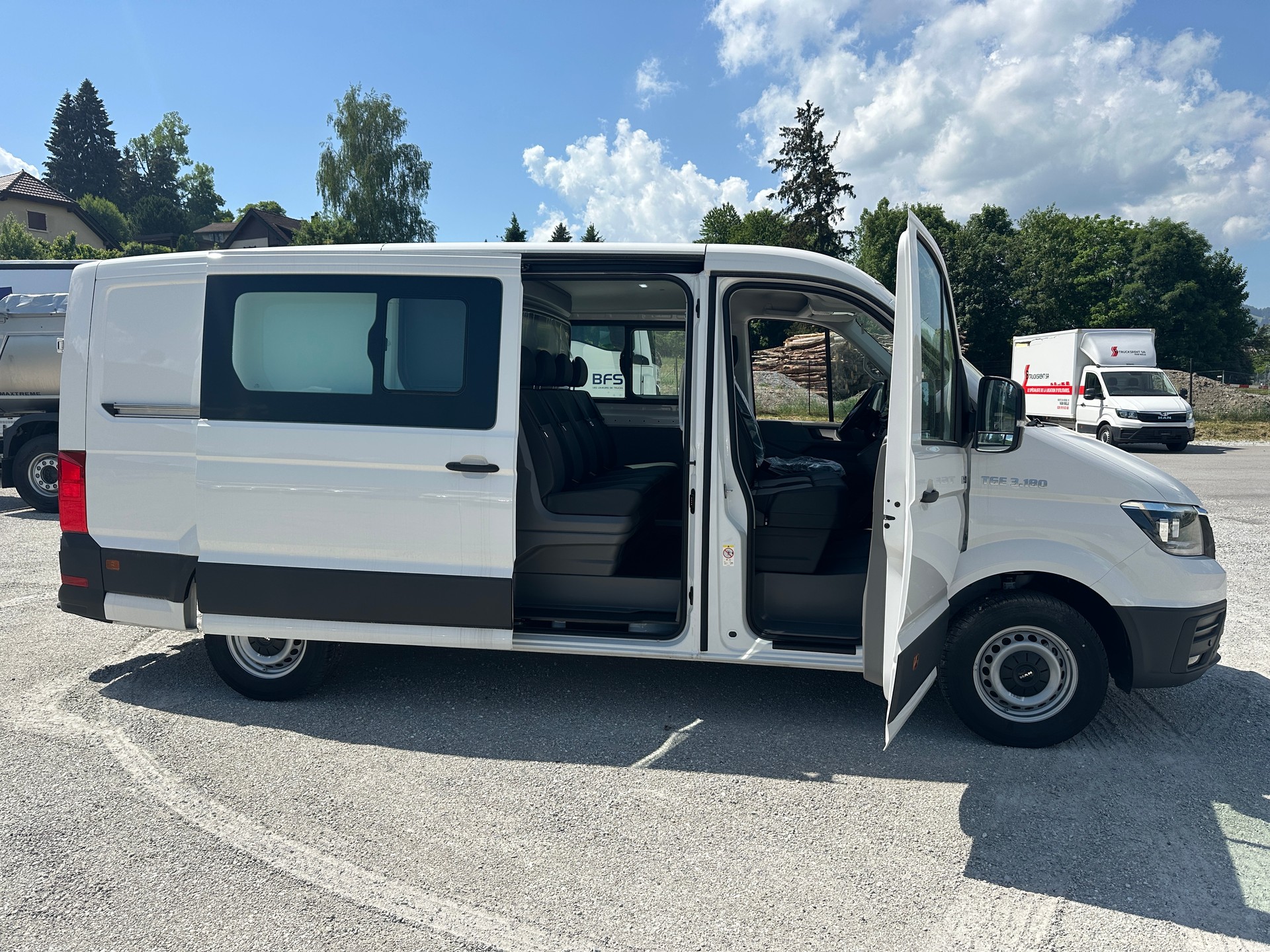 MAN TGE 3.180 4x4 L3 H2 7 places (Snoeks)