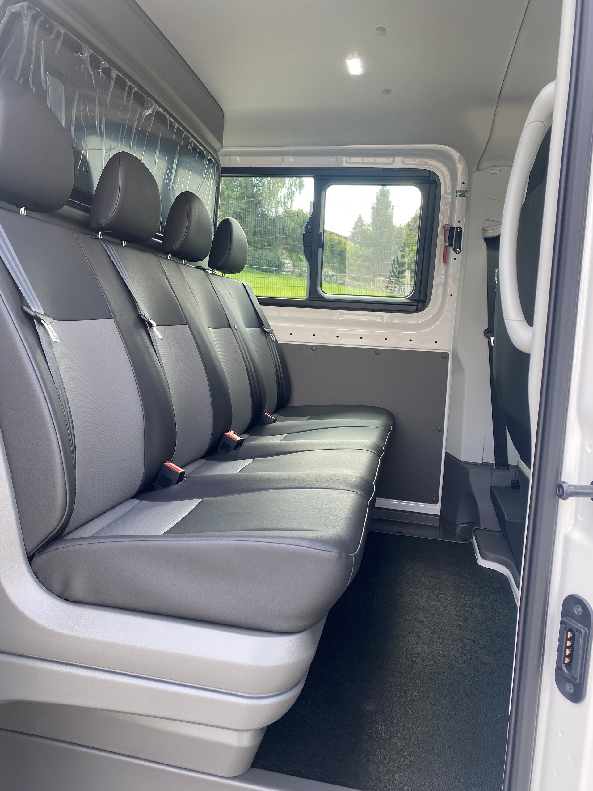 MAN TGE 3.180 4x4 L3 H2 7 places (Snoeks)-image-11