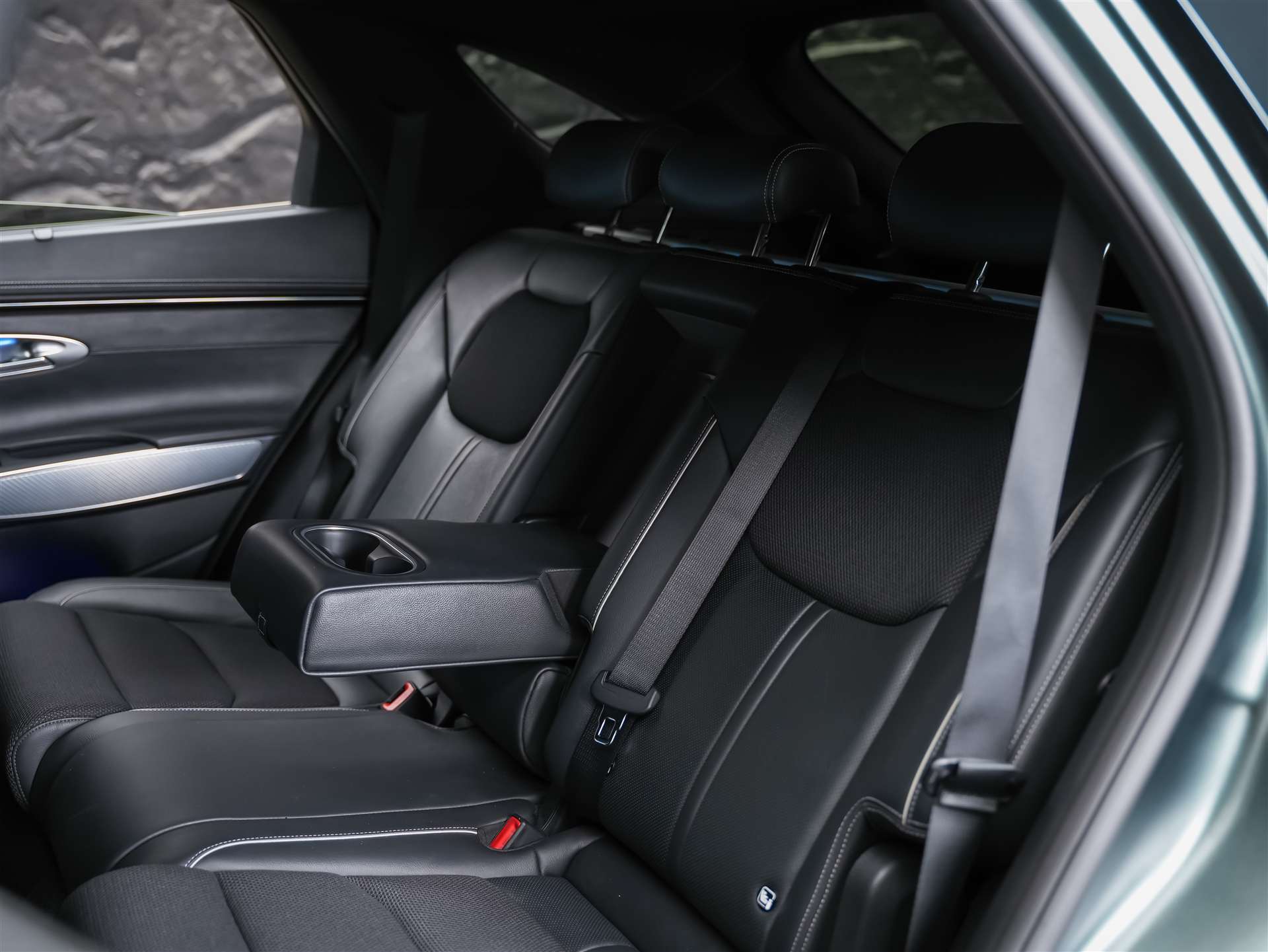 GENESIS GV70 2.5 TGDI Sport AT8 AWD *Matt Lackierung*Massage*Lexicon*Head-Up*-image-13
