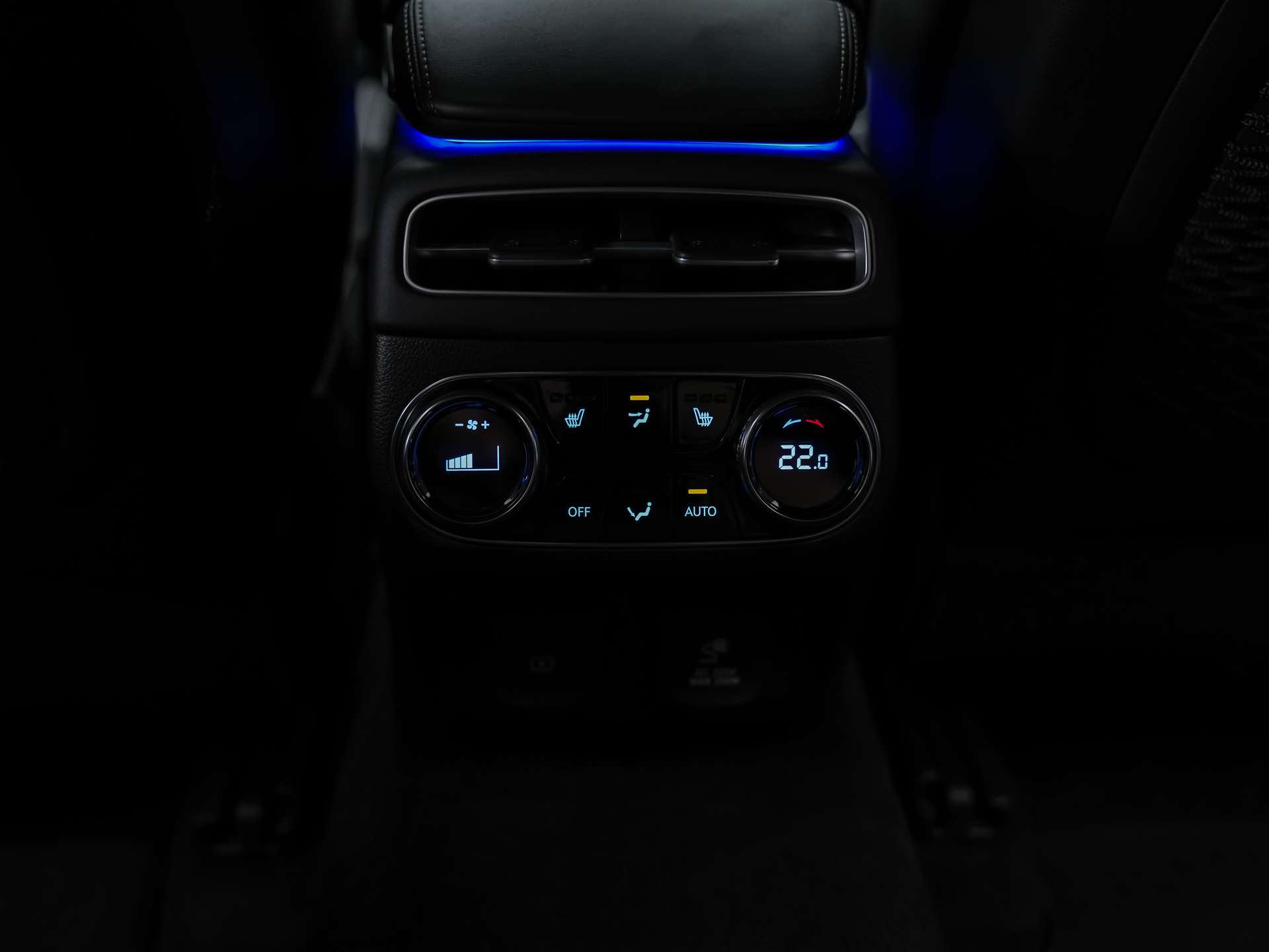 GENESIS GV70 2.5 TGDI Sport AT8 AWD *Matt Lackierung*Massage*Lexicon*Head-Up*-image-14