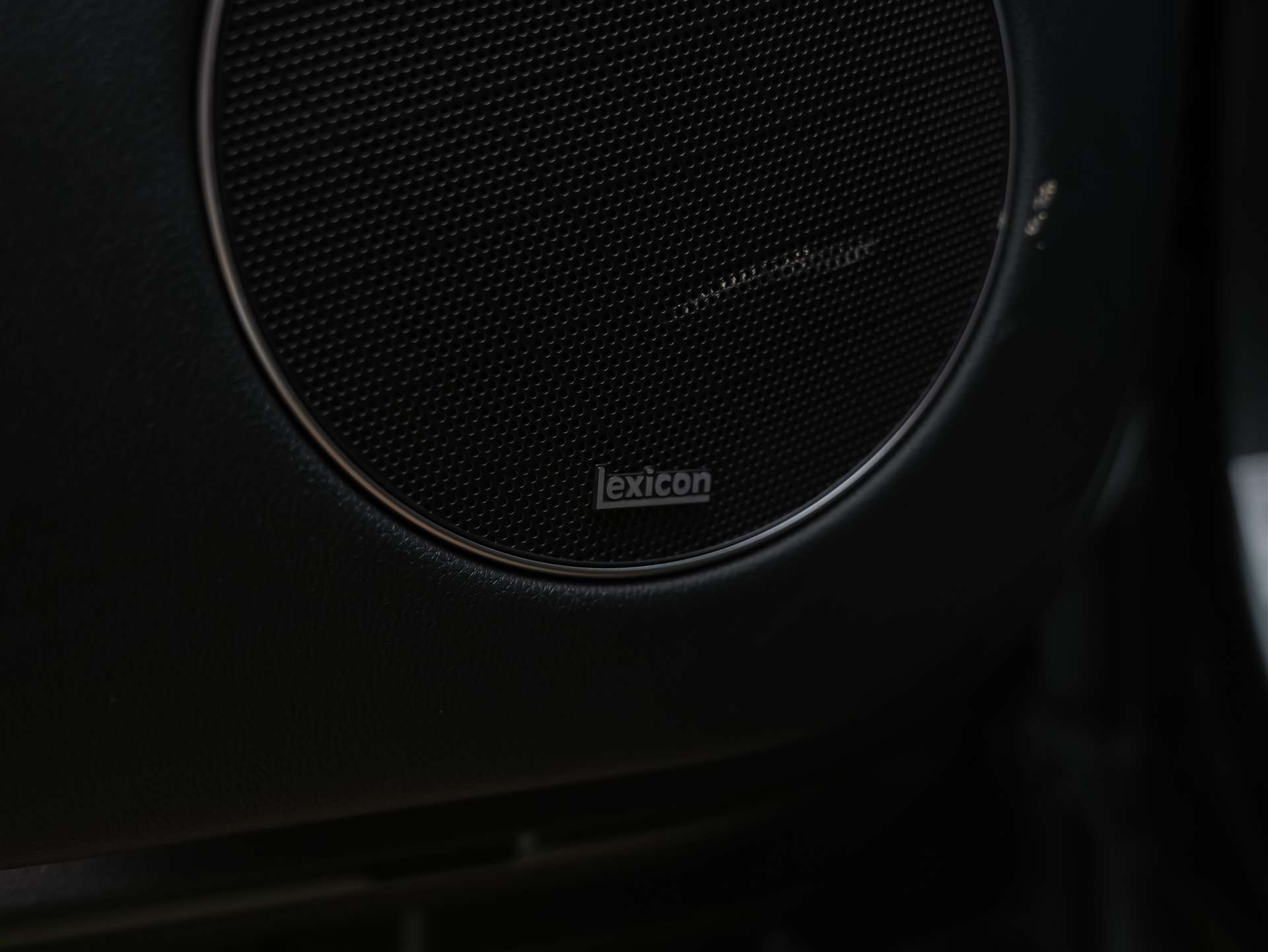 GENESIS GV70 2.5 TGDI Sport AT8 AWD *Matt Lackierung*Massage*Lexicon*Head-Up*-image-27