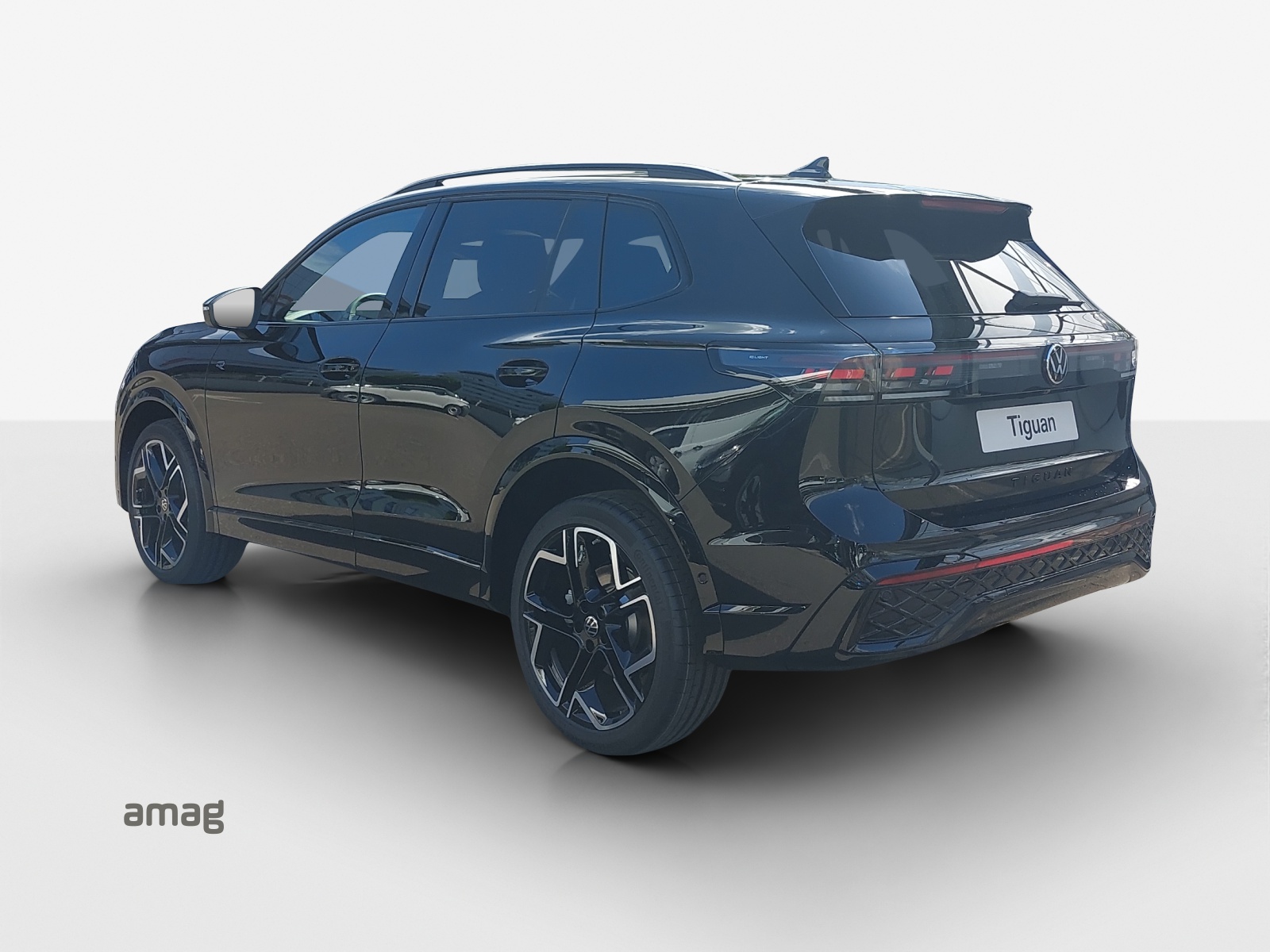 VW Tiguan 2.0 TSI DSG R-Line Plus 4Motion-showroom-element-2