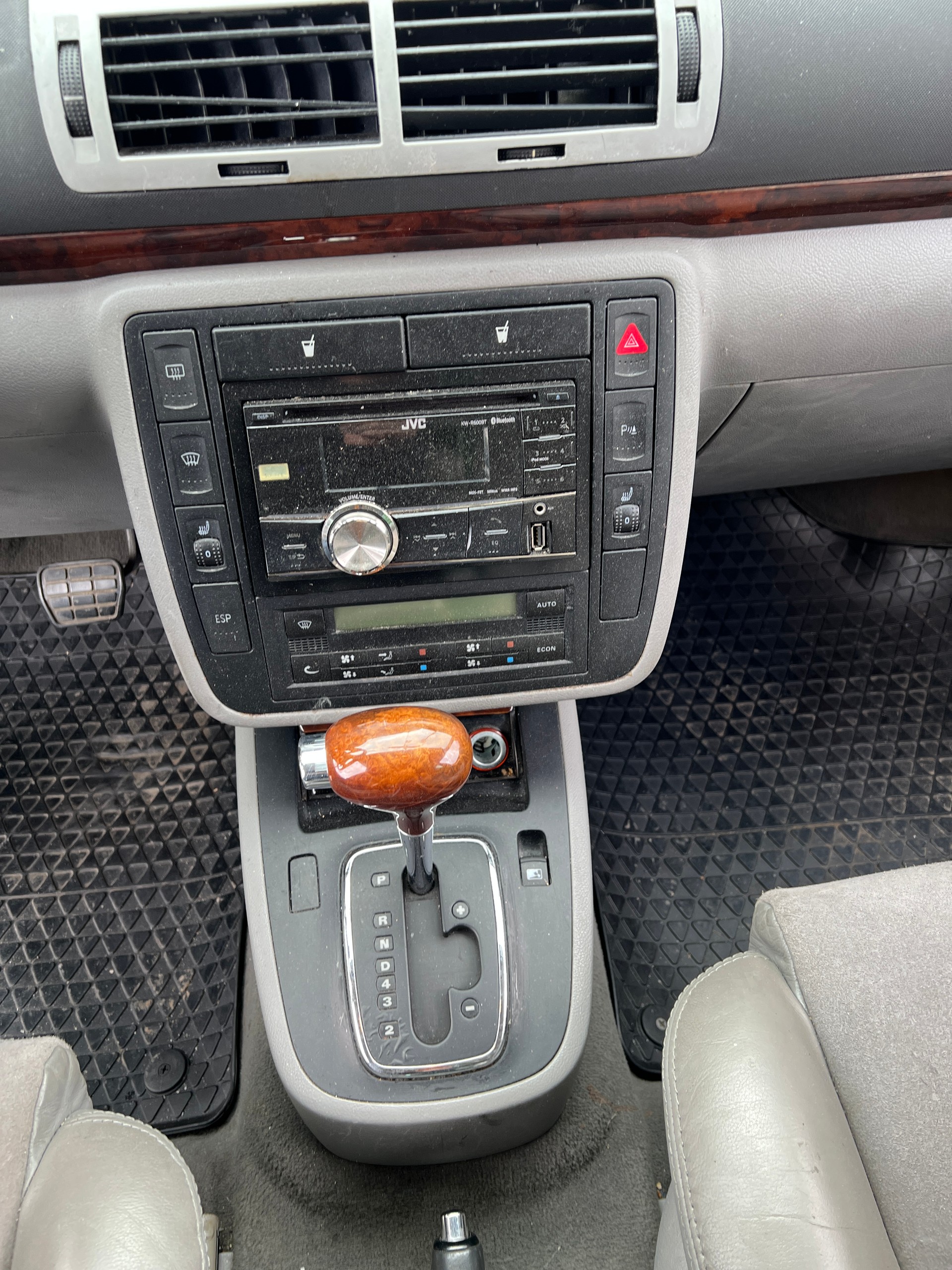 VW Sharan 1.9 TDI Highline Automat-image-12