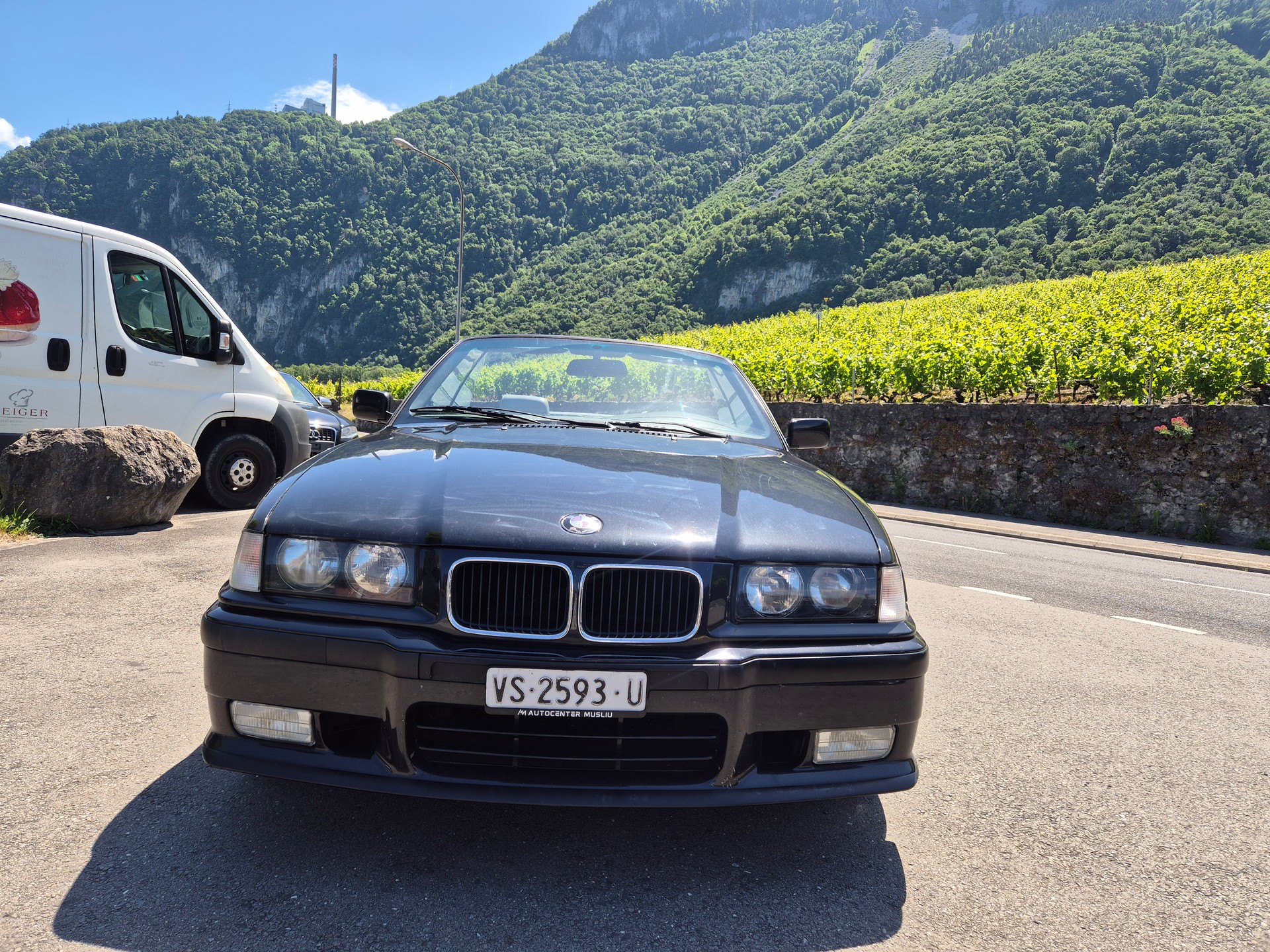 BMW 318i Cabrio M-PACK-image-5