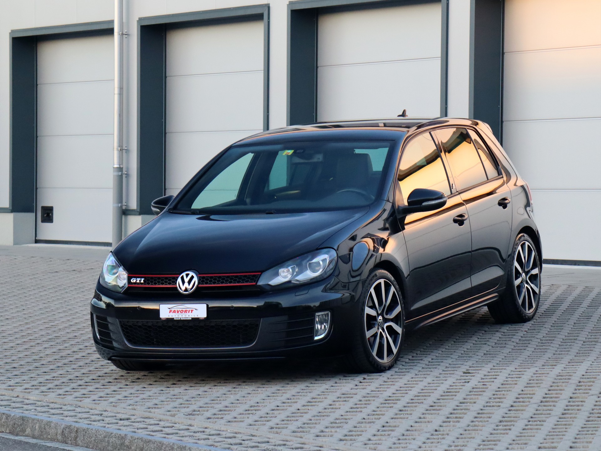 VW Golf 2.0 TSI GTI Adidas DSG (CH)