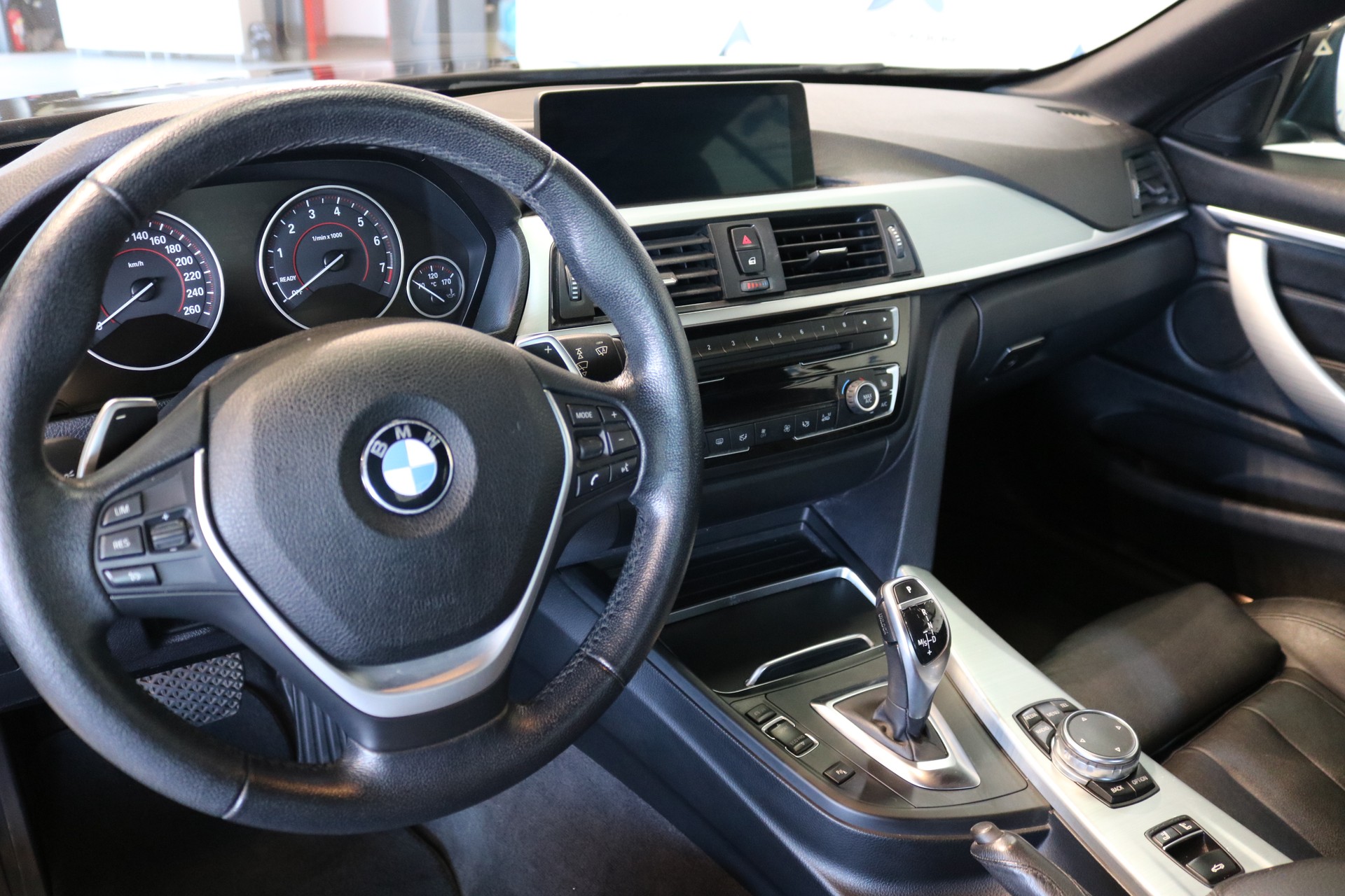 BMW 428i Cabriolet xDrive Steptronic-image-38