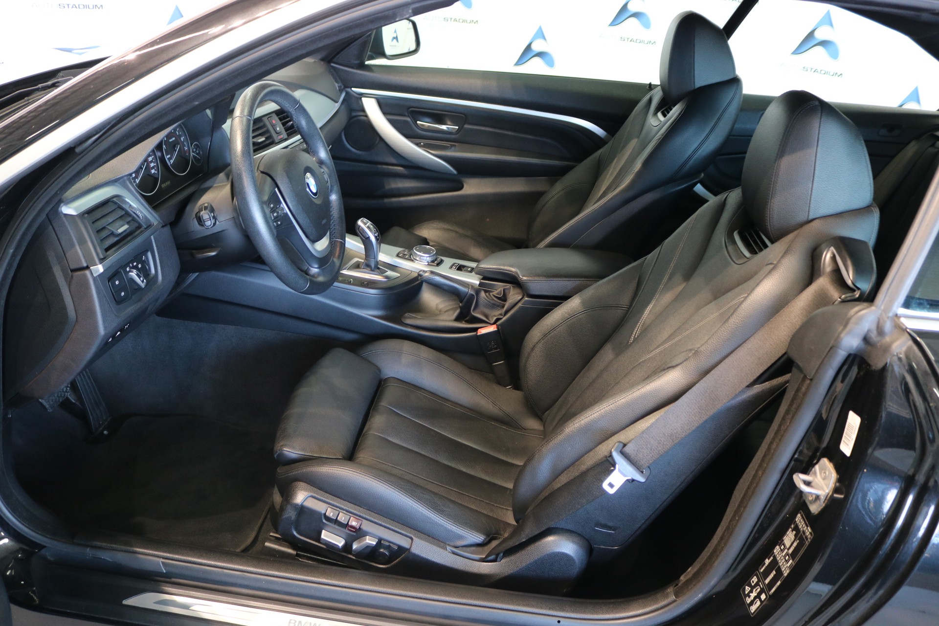 BMW 428i Cabriolet xDrive Steptronic-image-35