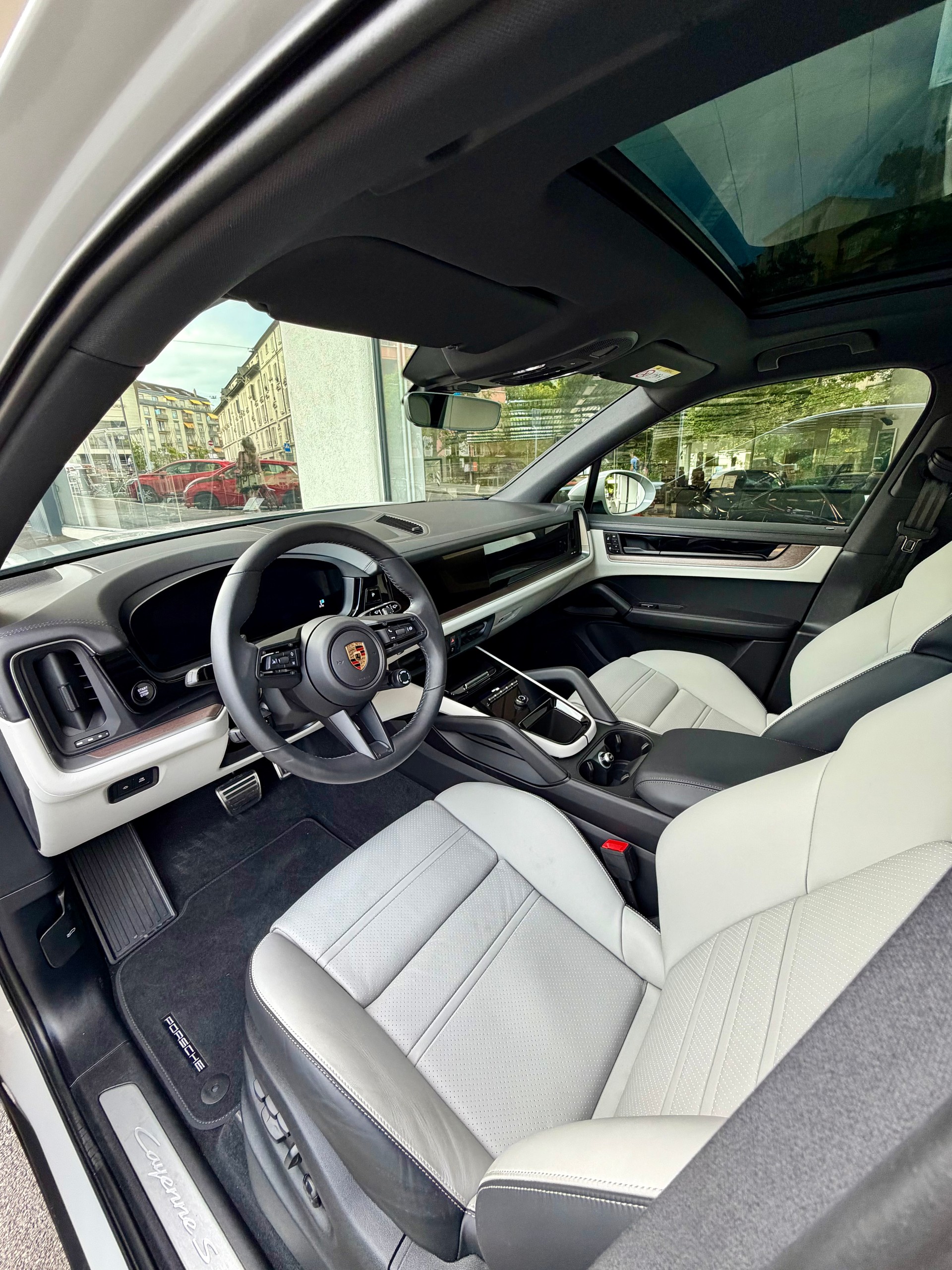 PORSCHE Cayenne S Tiptronic-image-6