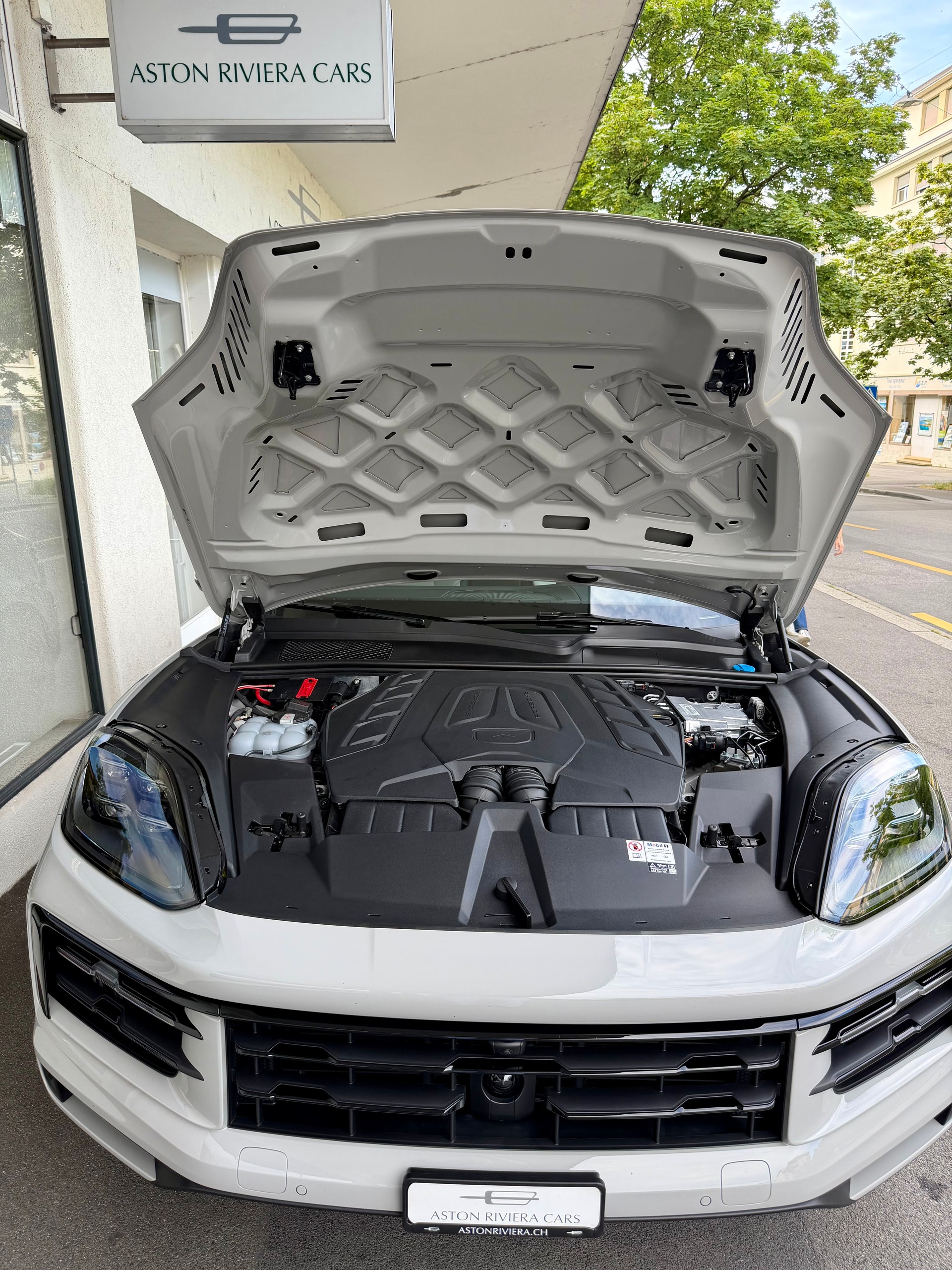 PORSCHE Cayenne S Tiptronic-image-10