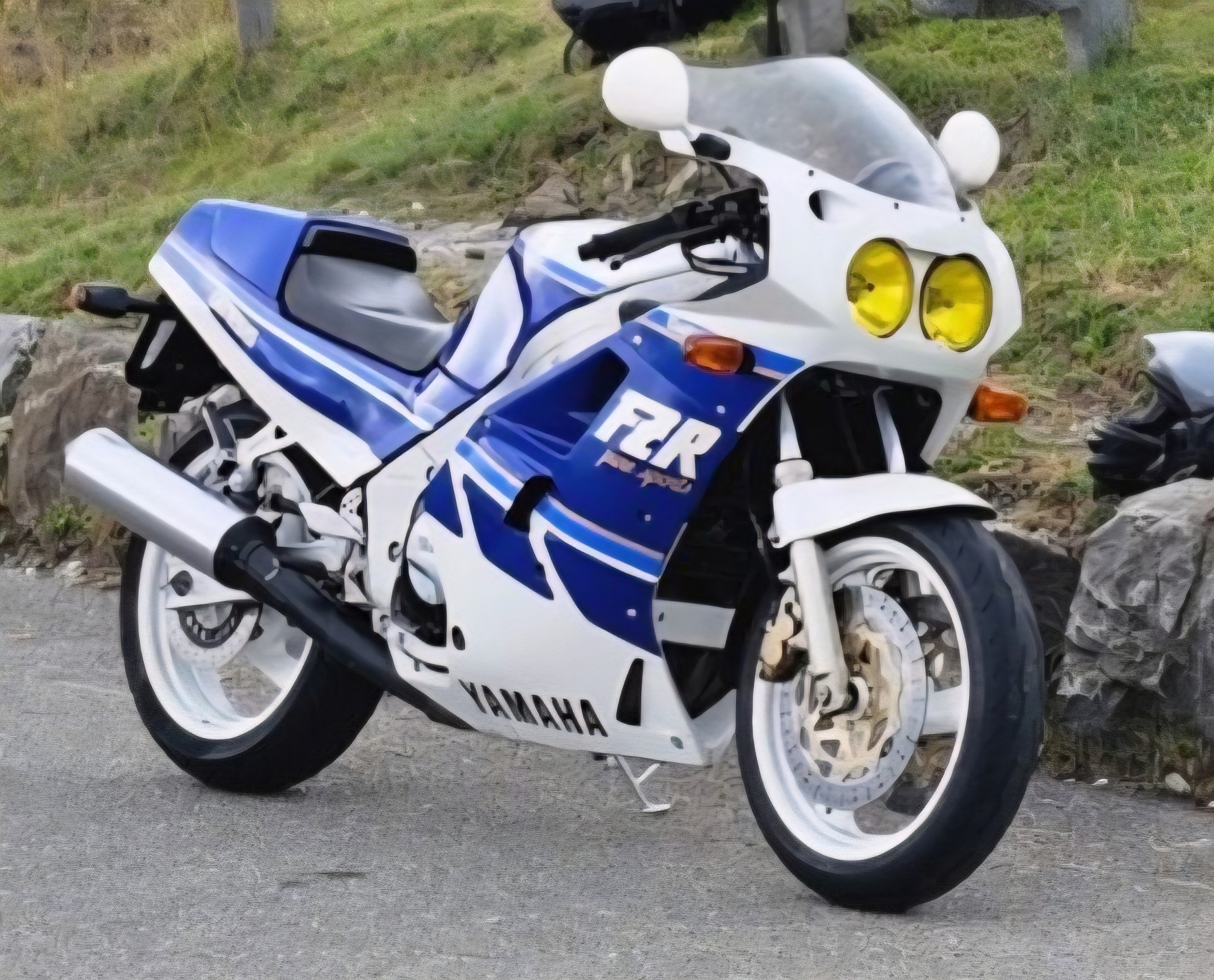 YAMAHA FZR 1000-image-6