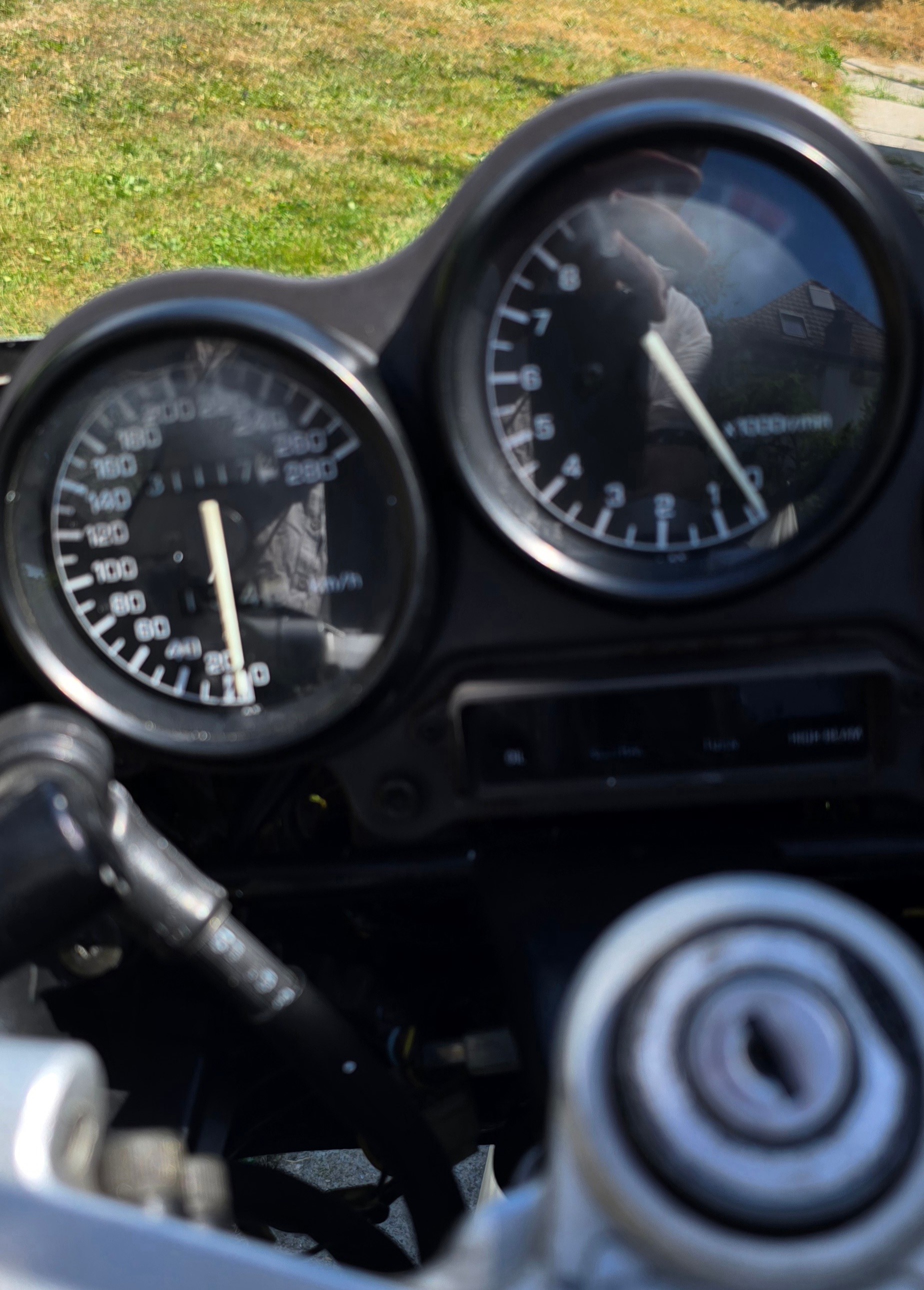 YAMAHA FZR 1000-image-8