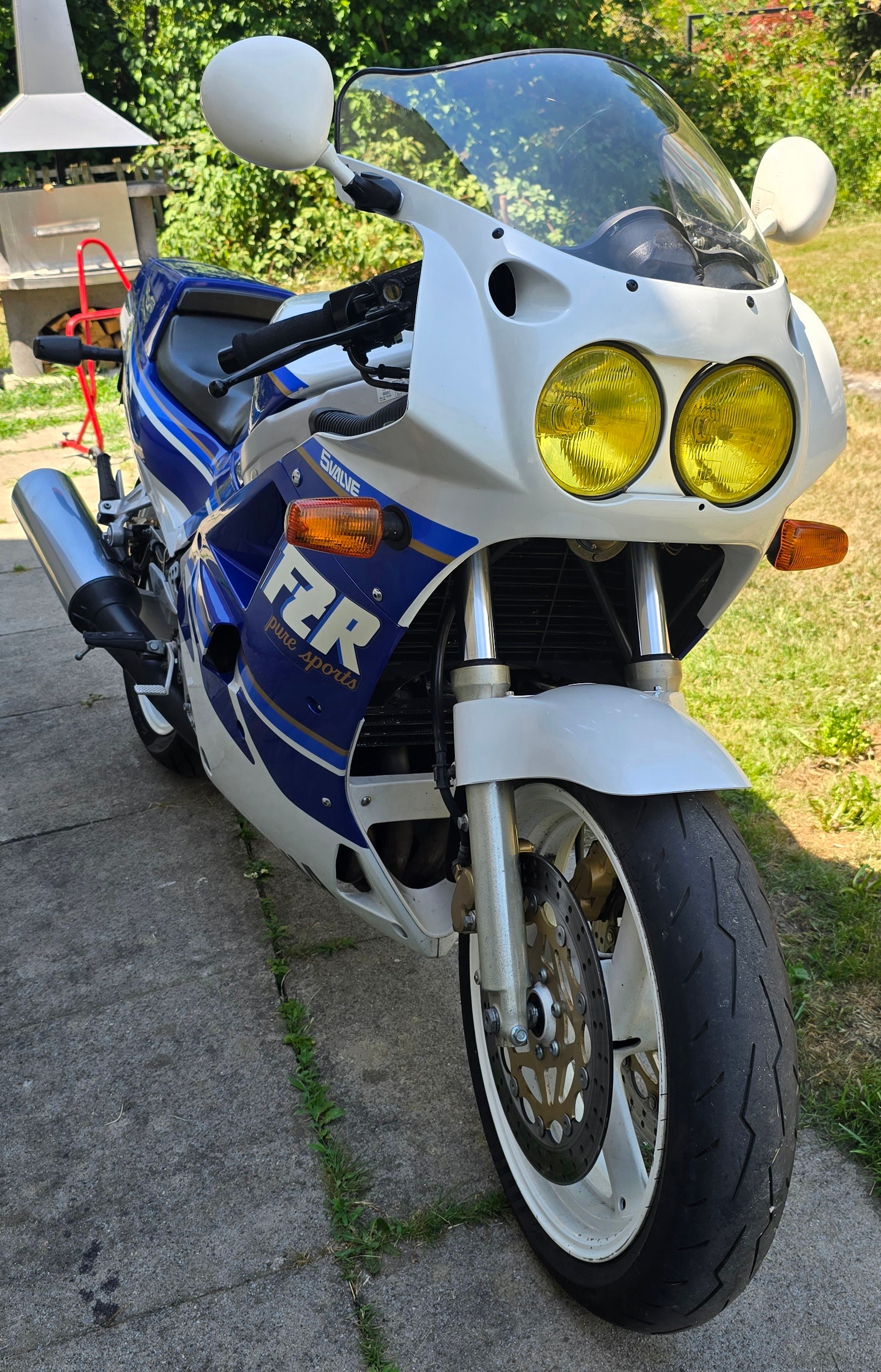 YAMAHA FZR 1000-image-0