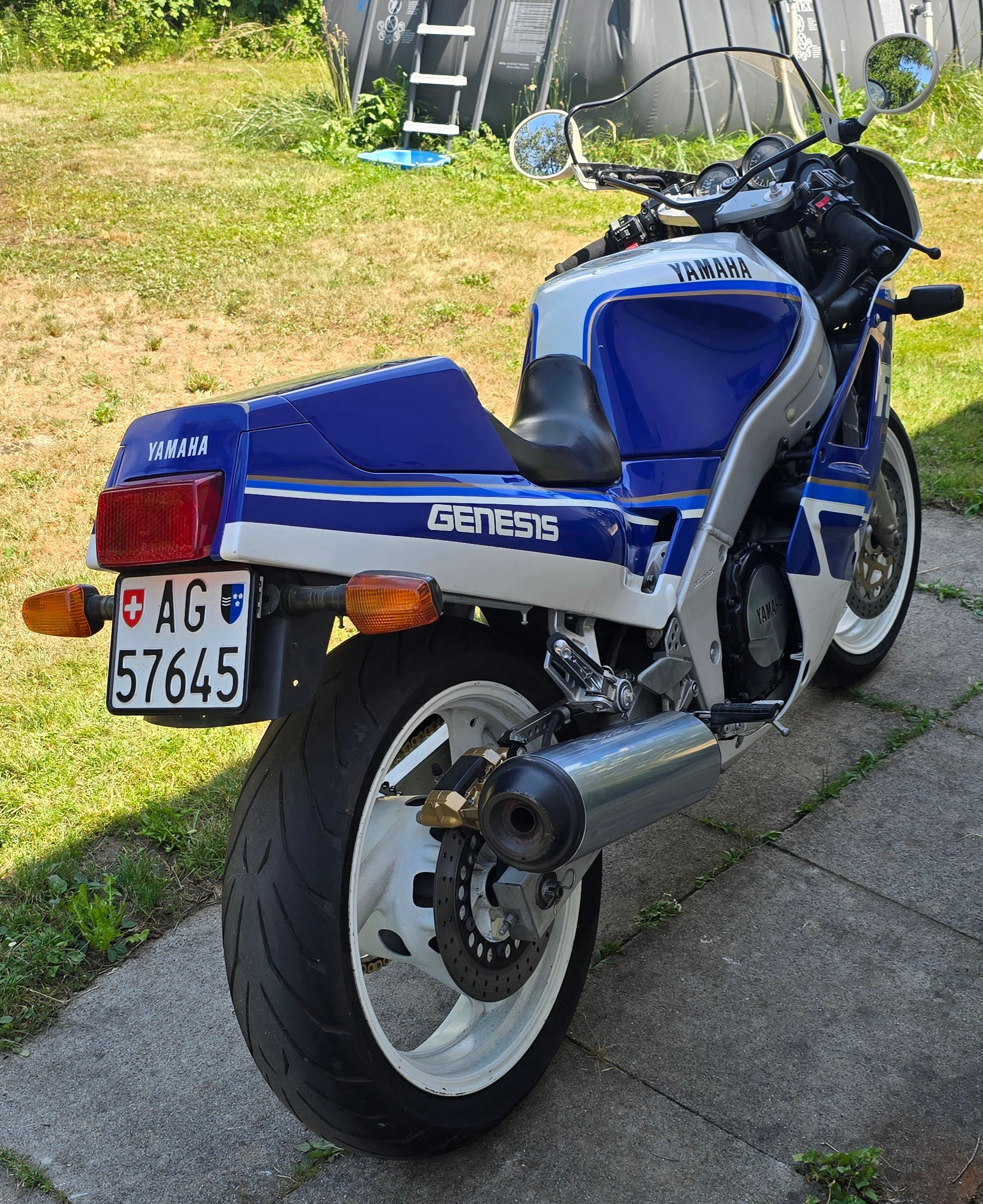 YAMAHA FZR 1000-image-1