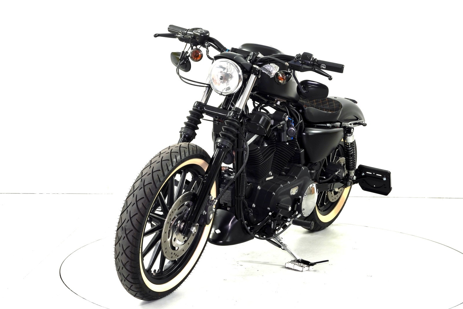 HARLEY-DAVIDSON XL 883N ABS-image-2