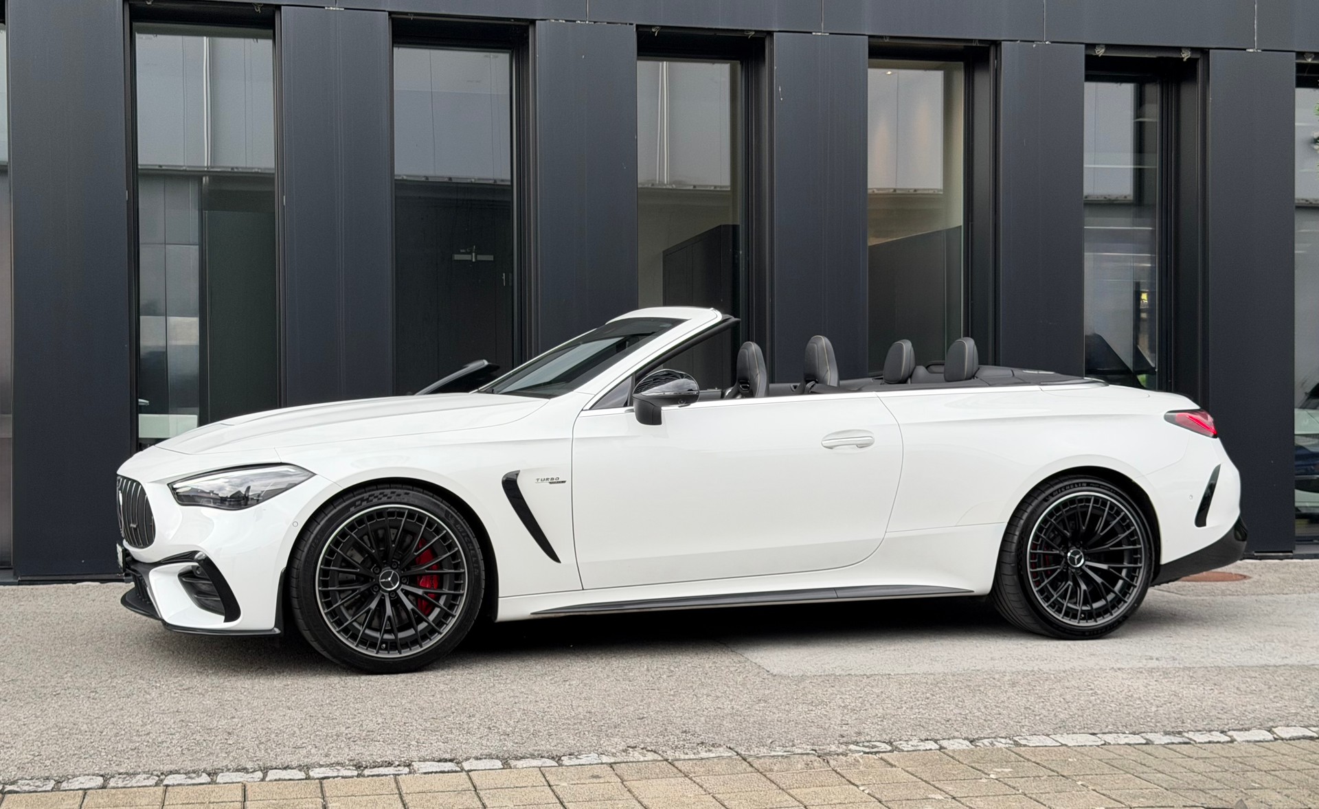 MERCEDES-BENZ CLE AMG 53 Cabrio 4Matic♦️AMG Performance Sitze*NP CHF 135`893.-♦️-showroom-element-1