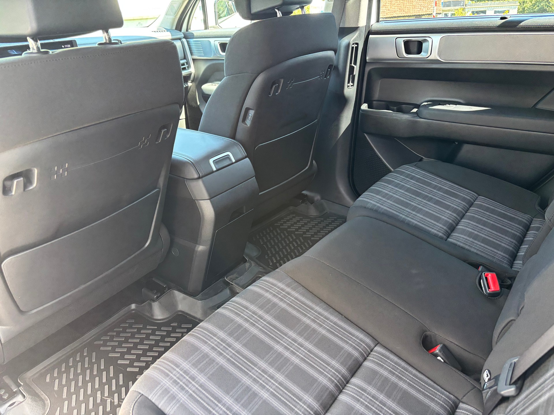 HYUNDAI Santa Fe 1.6 T-GDi PHEV Origo 4WD Automatic-image-8