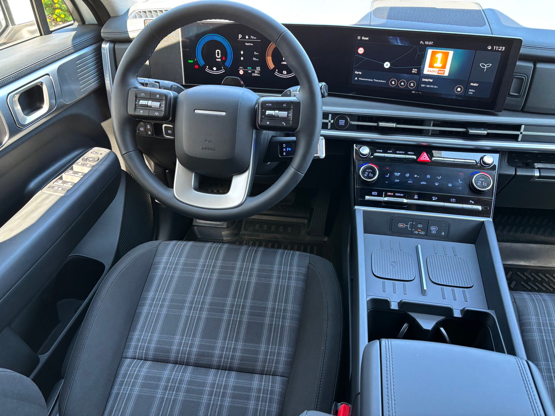 HYUNDAI Santa Fe 1.6 T-GDi PHEV Origo 4WD Automatic-image-9