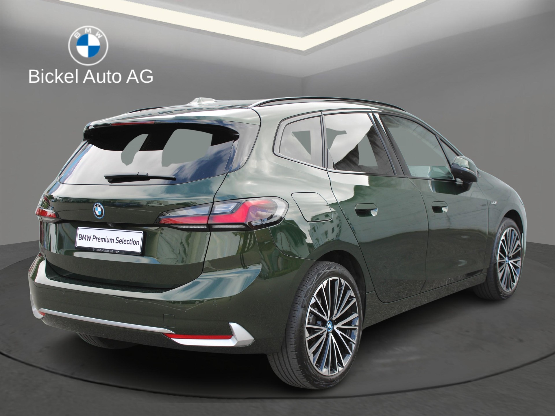 BMW 230e xDrive Luxury Line-image-4