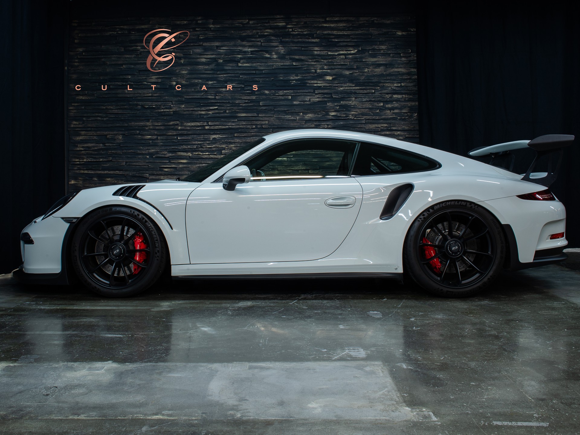 PORSCHE 911 GT3 RS PDK-showroom-element-1