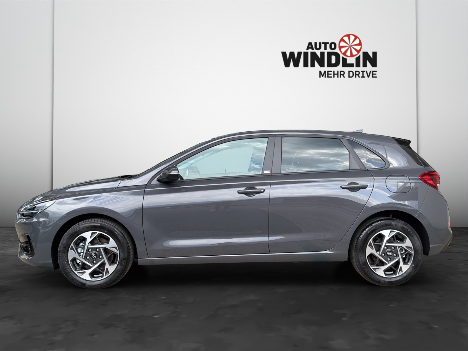 HYUNDAI i30 1.6 T-GDi Amplia-showroom-element-2