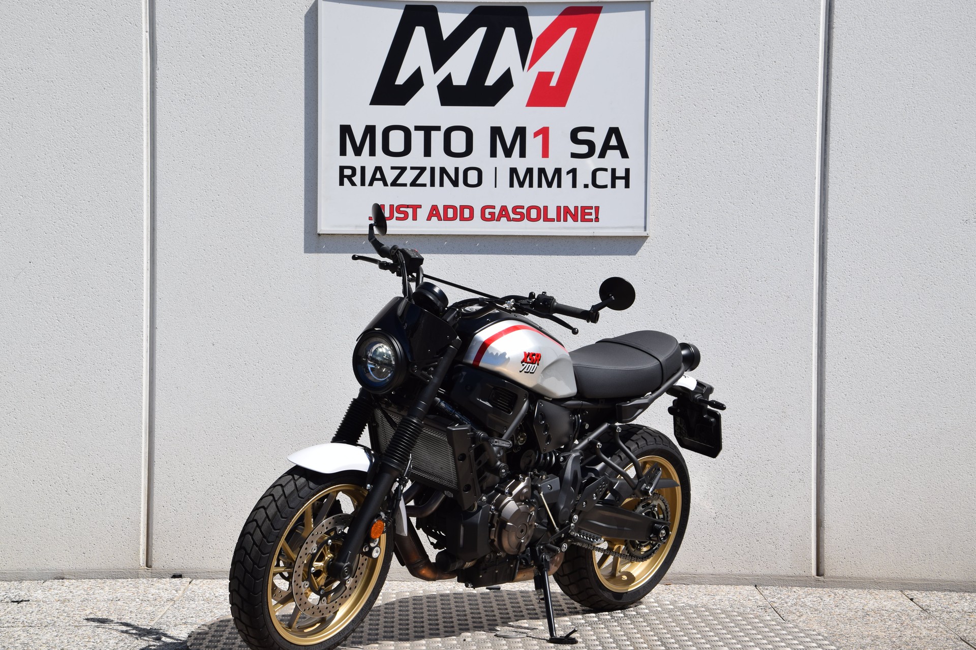 YAMAHA XSR 700 XTribute-image-3