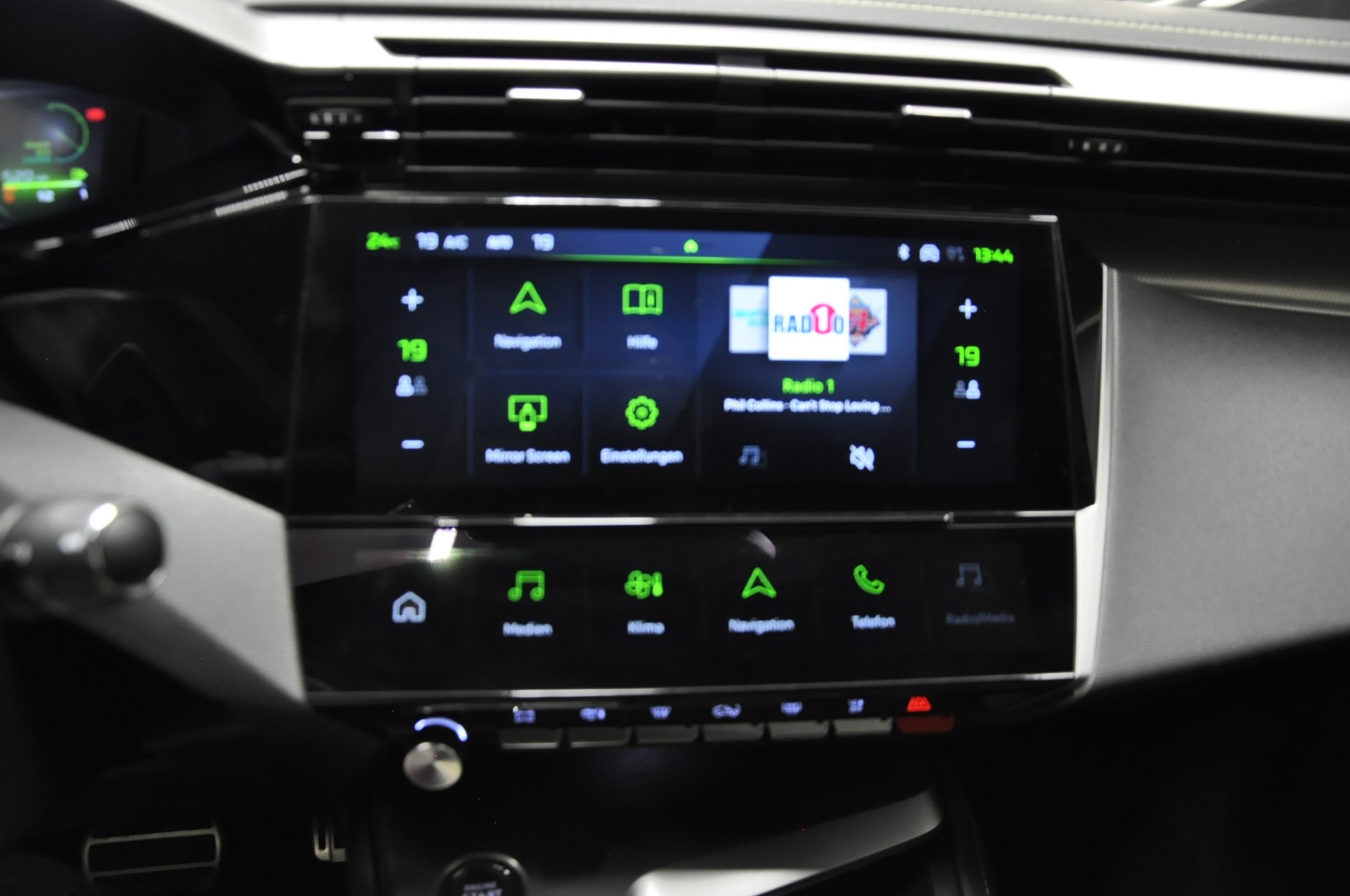 PEUGEOT 308 SW 1.2 HEV 136 GT-image-18