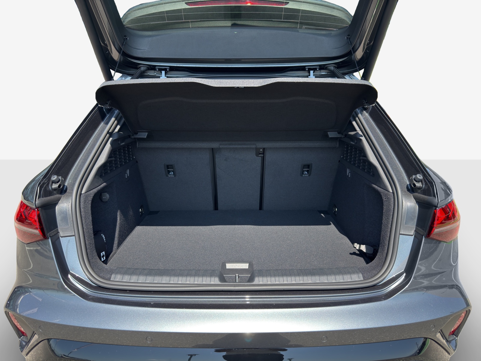 AUDI A3 Sportback TFSI 110 kW S line-image-12