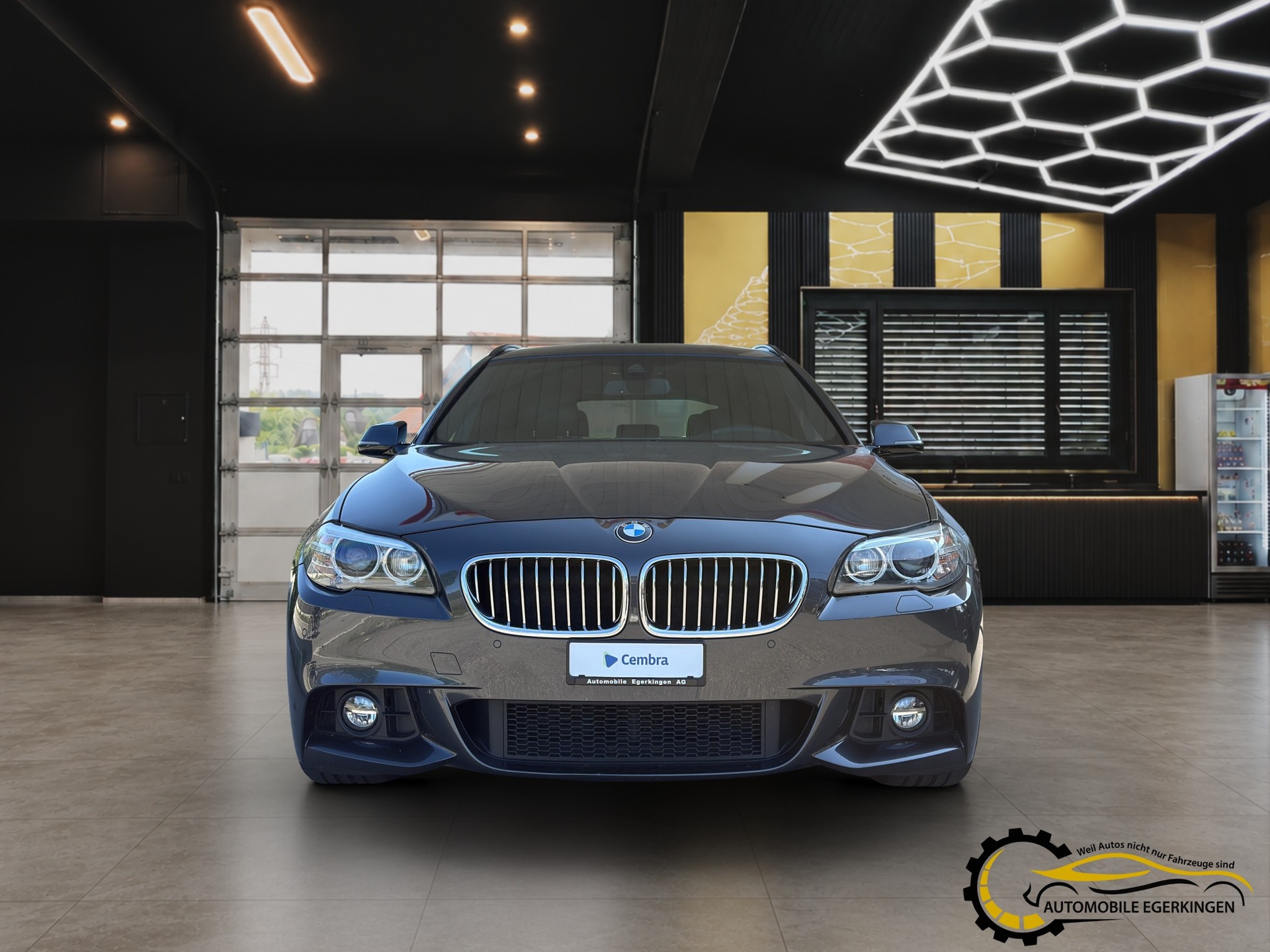 BMW 525d Touring xDrive Steptronic M Paket-showroom-element-1