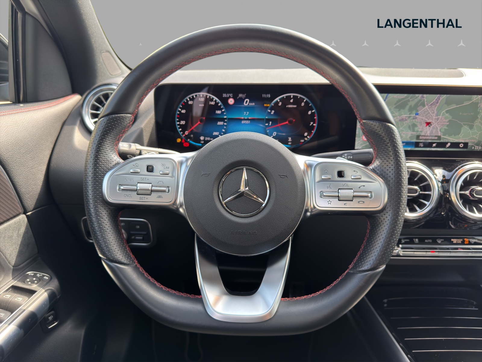 MERCEDES-BENZ GLA 250 4Matic AMG Line 8G-DCT-image-9