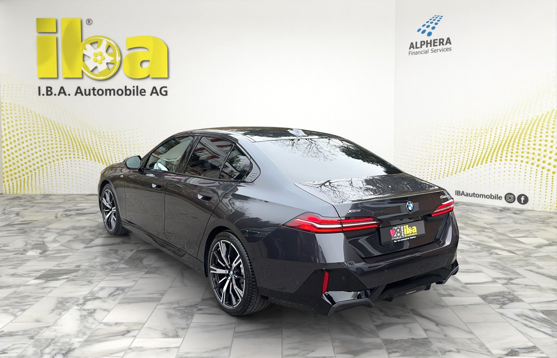 BMW 520d xDrive 48V M Sport 4x4-showroom-element-2