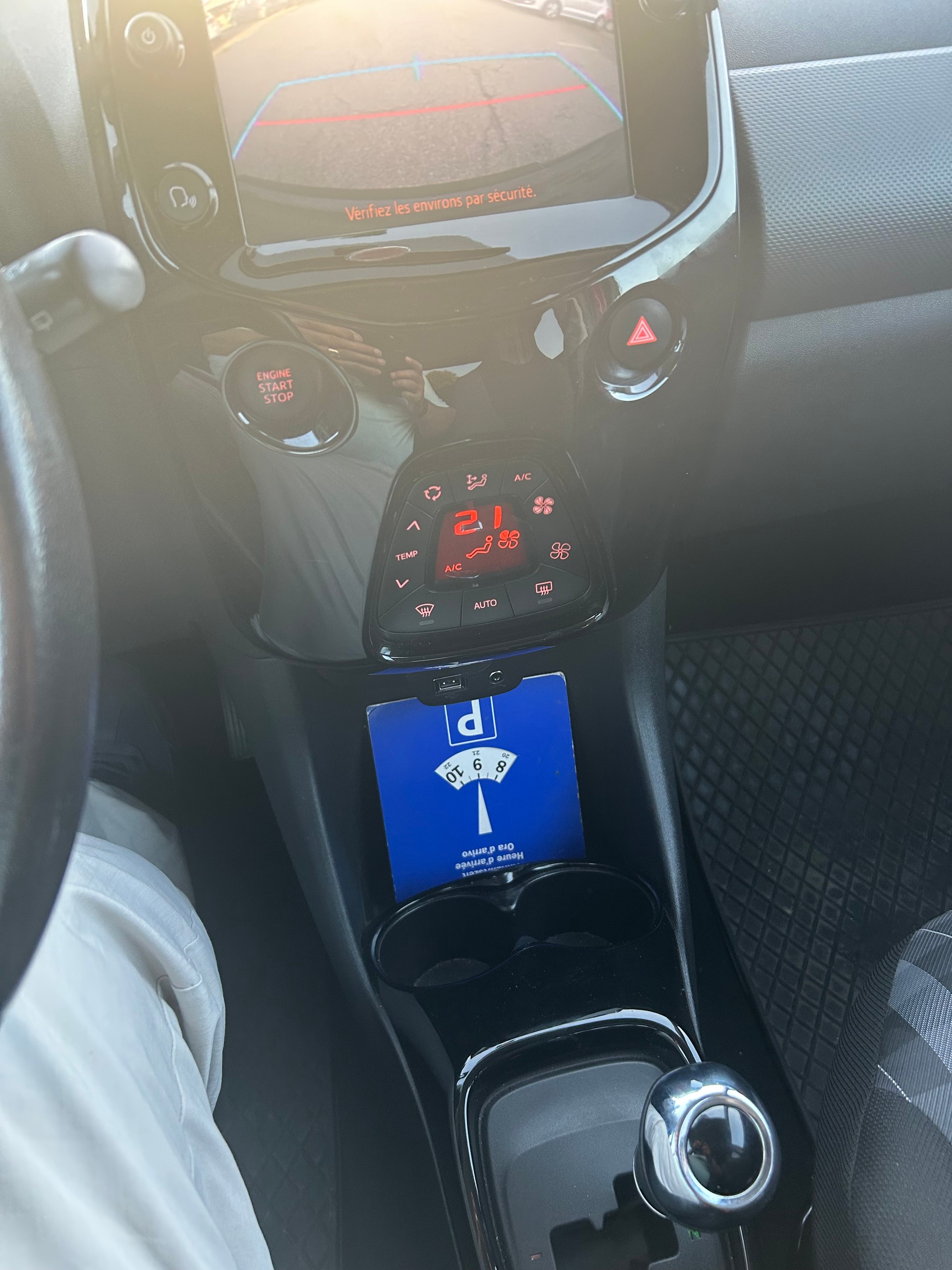 PEUGEOT 108 1.0 VTi Style Top ETG-showroom-element-2