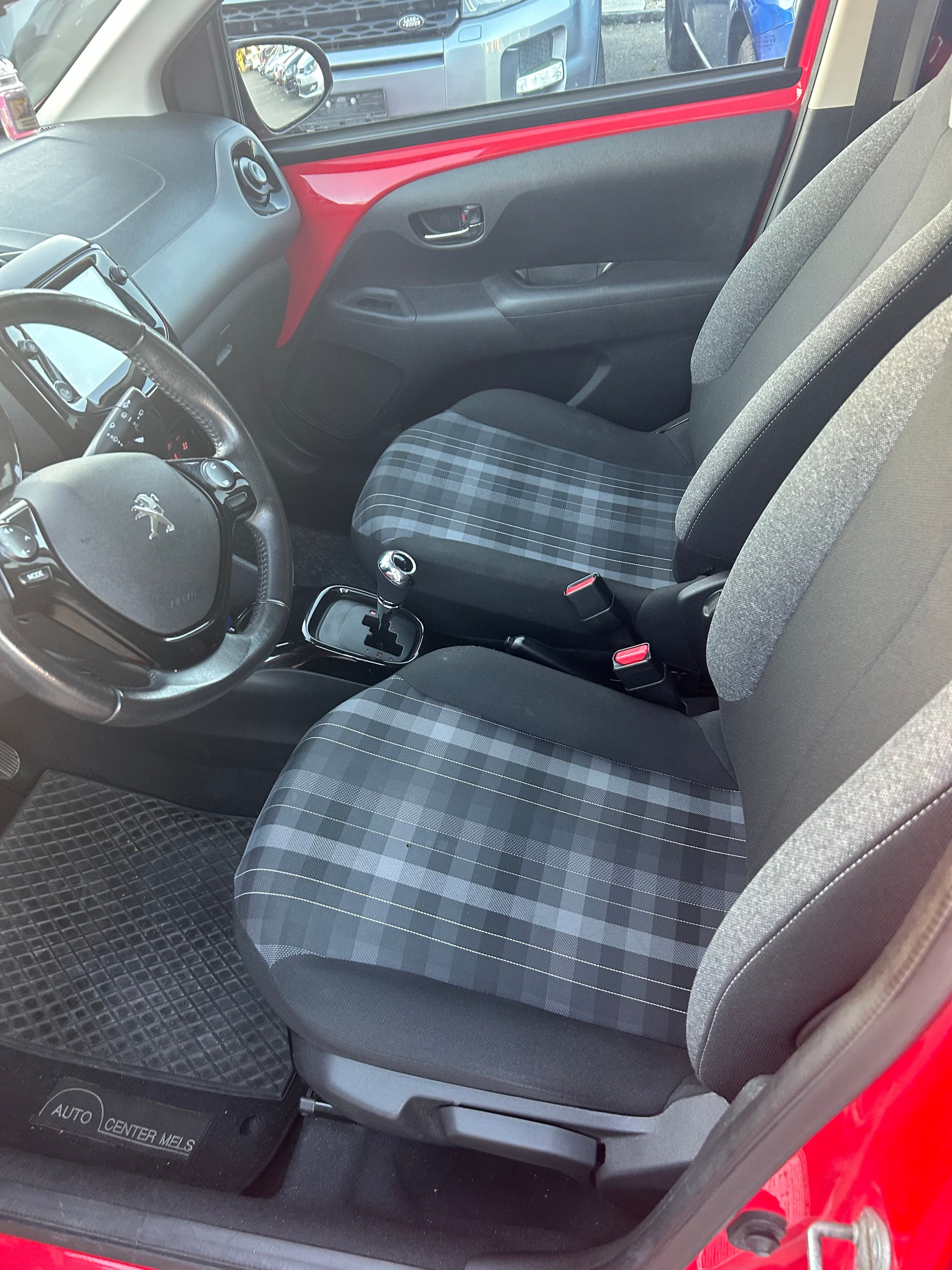 PEUGEOT 108 1.0 VTi Style Top ETG-showroom-element-1