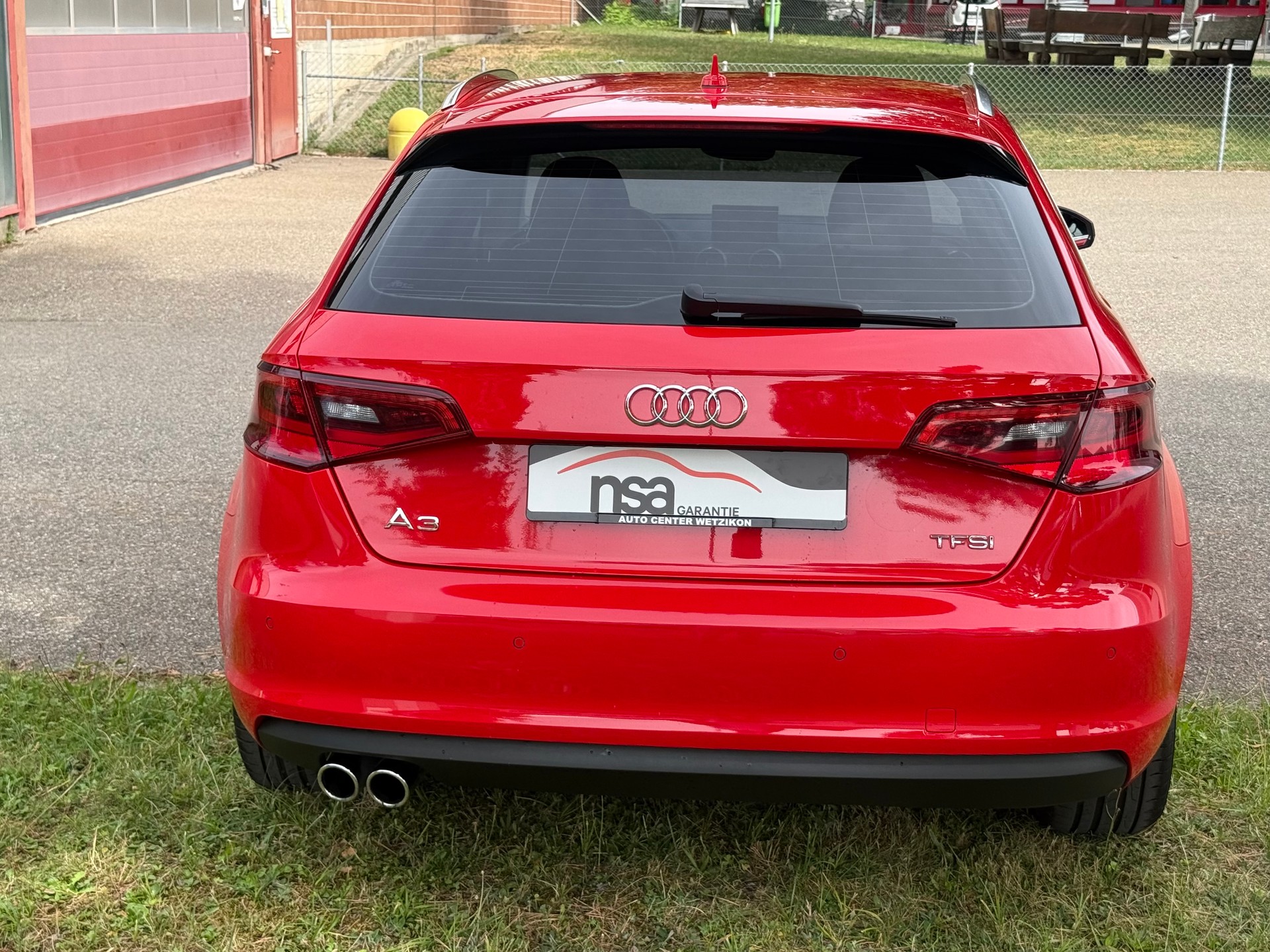 AUDI A3 Sportback 1.8 TFSI Attraction S-tronic-image-4
