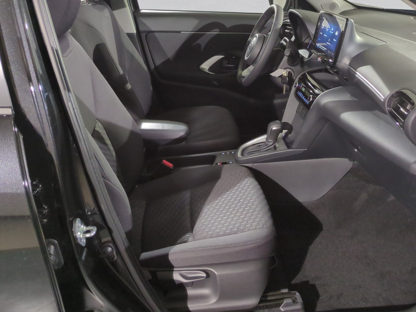 TOYOTA Yaris Cross 1.5 Comfort e-CVT-image-18