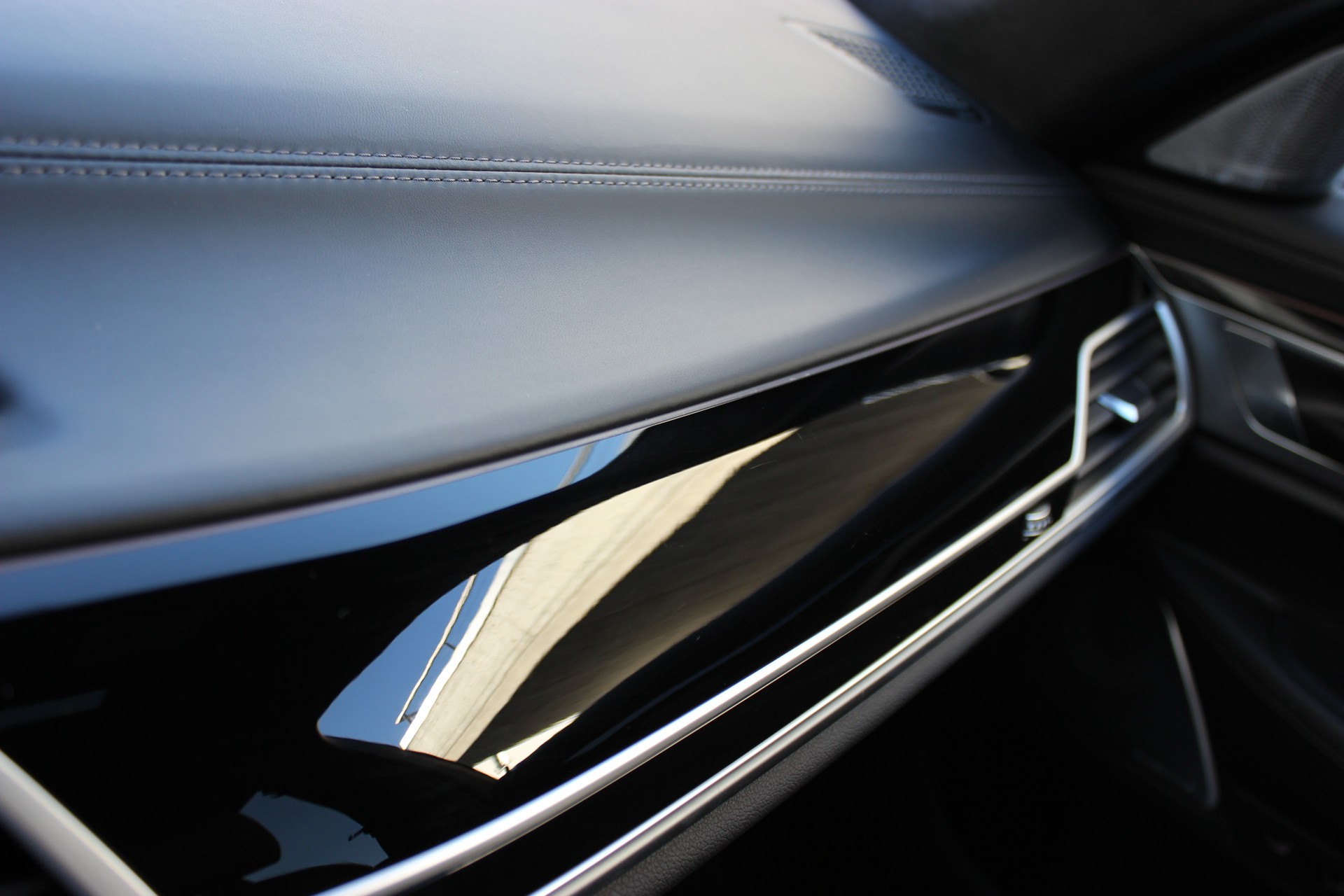 BMW 750i xDrive M Sport *BOWERS & WILKINS*-image-17