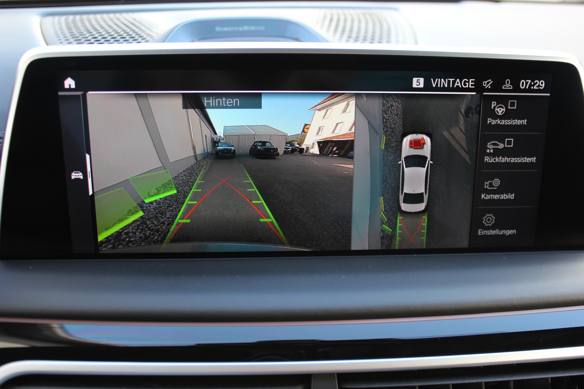 BMW 750i xDrive M Sport *BOWERS & WILKINS*-image-16