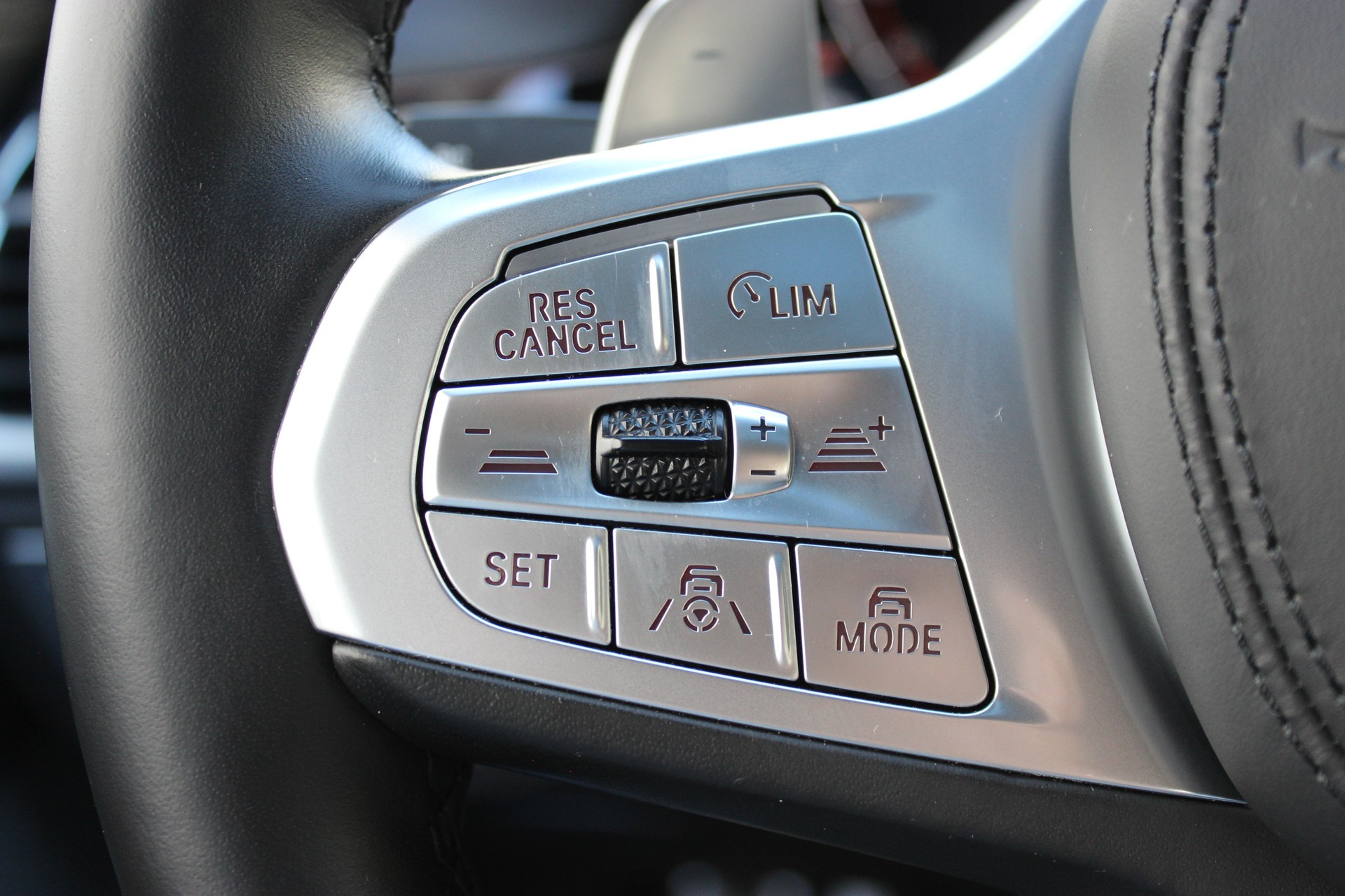 BMW 750i xDrive M Sport *BOWERS & WILKINS*-image-22