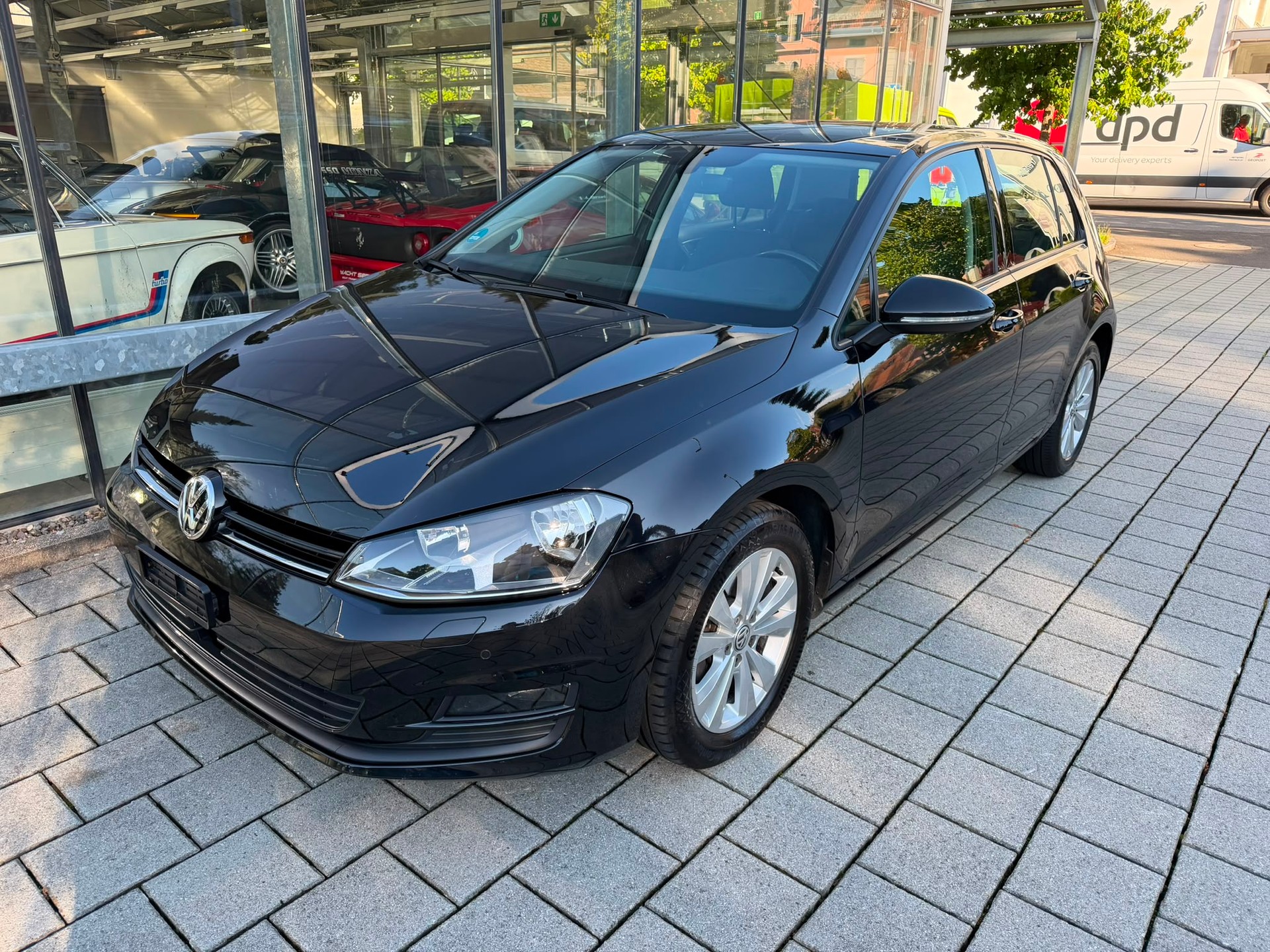 VW Golf 2.0 TDI Comfortline 4Motion-showroom-element-1